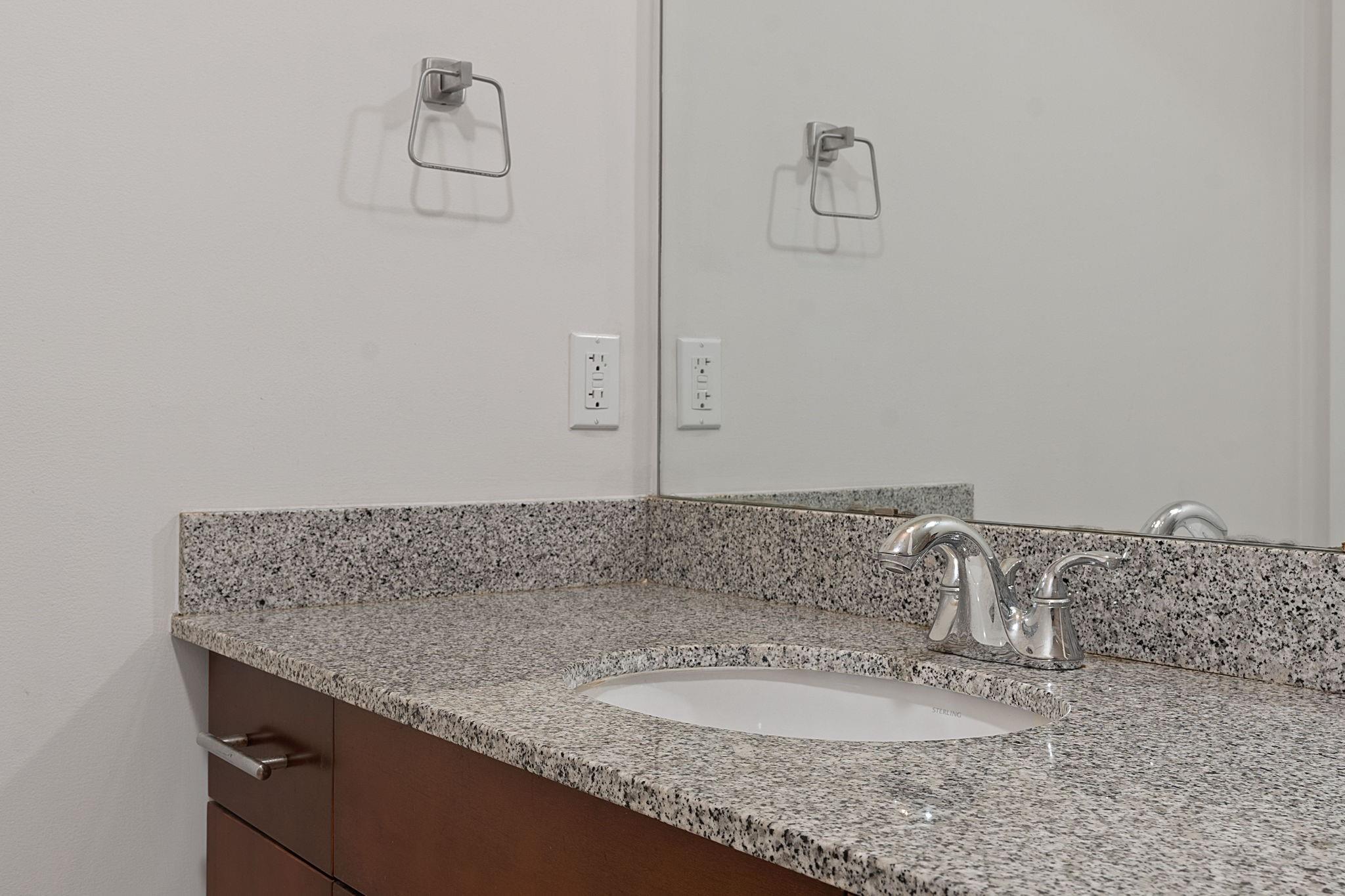 360 Nueces St # 1518, Austin, TX 78701