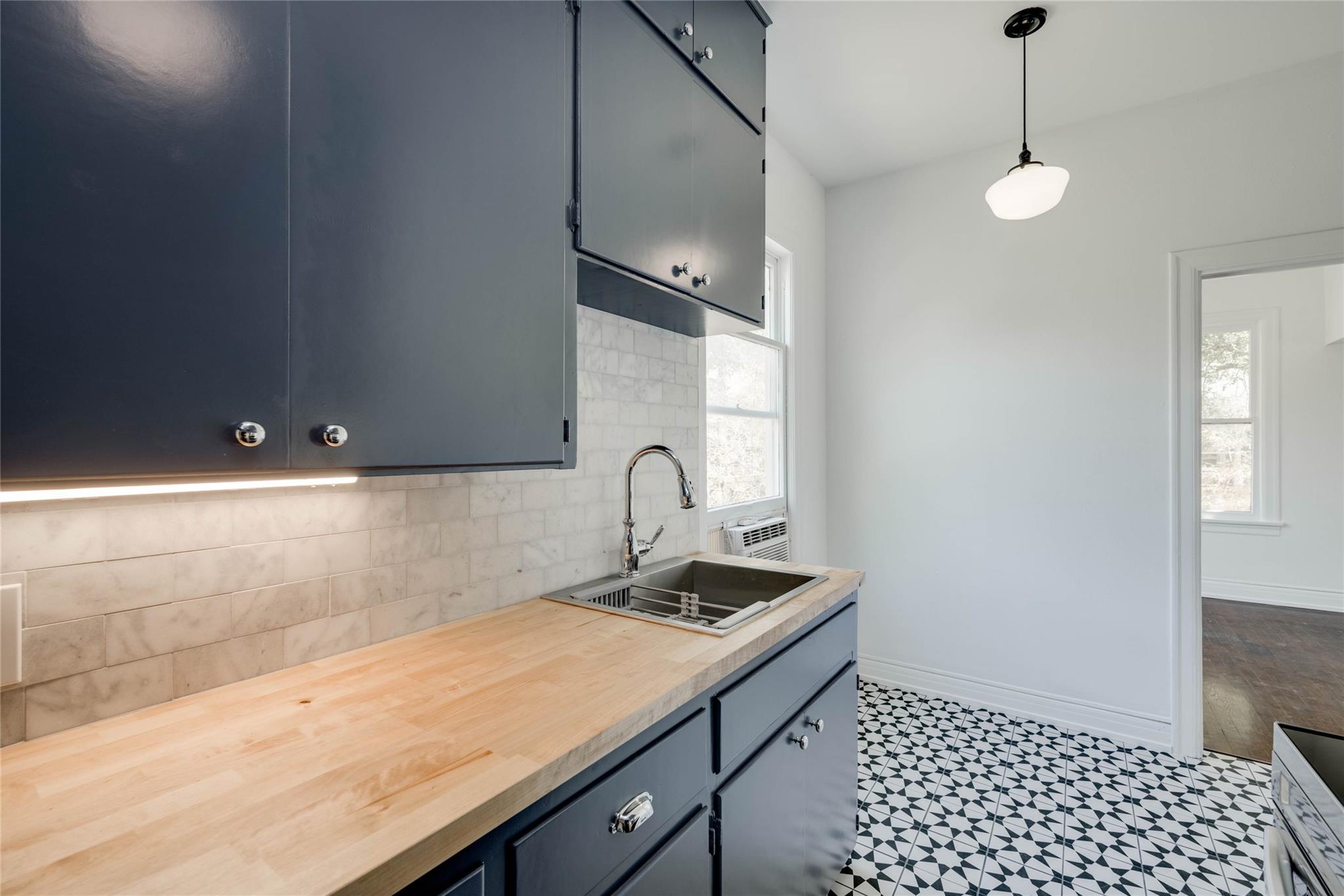 2810 Pearl St # B, Austin, TX 78705