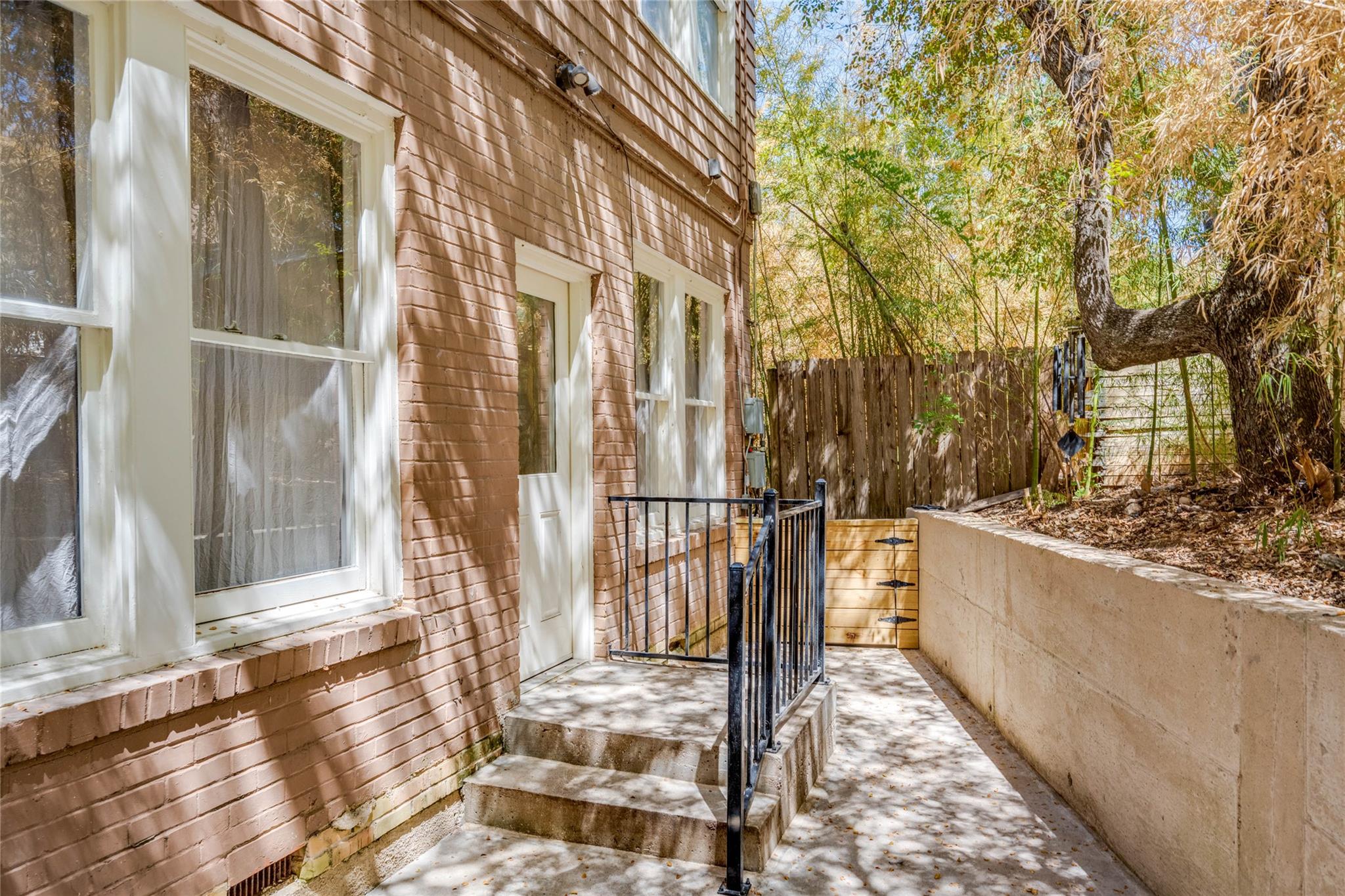 2810 Pearl St # B, Austin, TX 78705