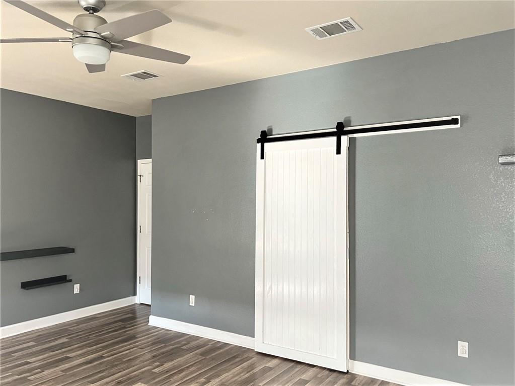 402 Wiley St, Hutto, TX 78634