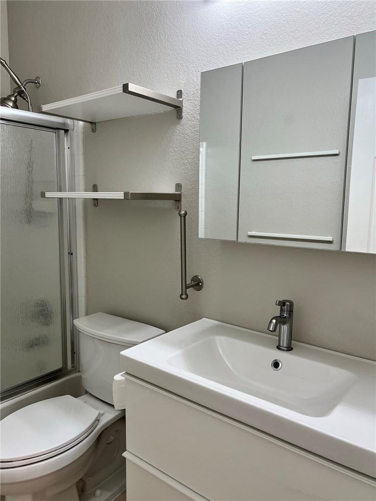 402 Wiley St, Hutto, TX 78634