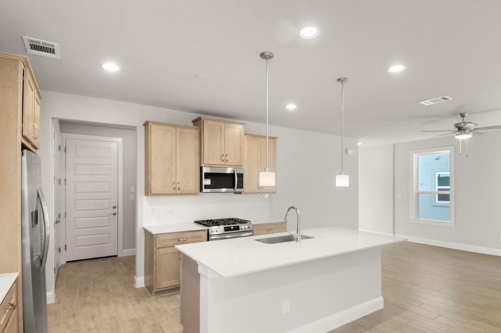 2605 Sam Bass Rd # 104, Round Rock, TX 78681