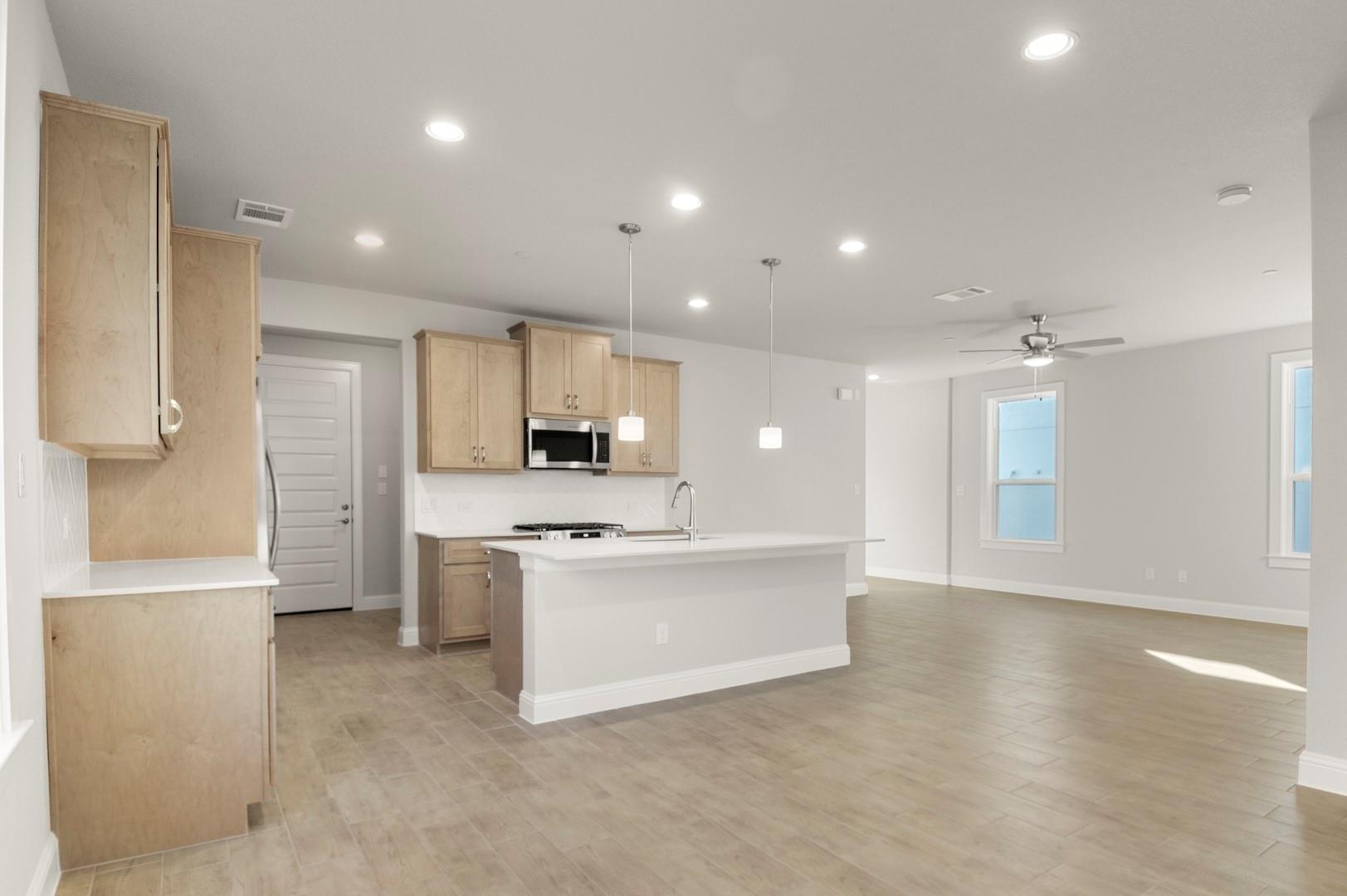 2605 Sam Bass Rd # 104, Round Rock, TX 78681