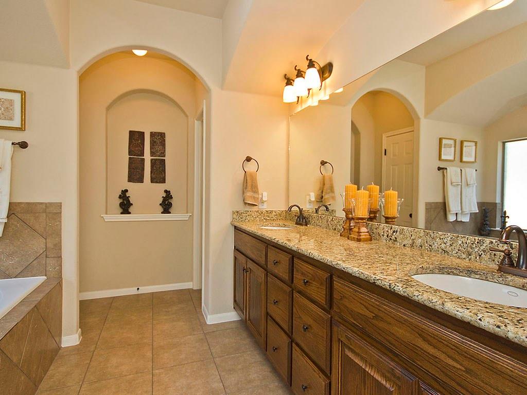 271 Longmont Ln, Austin, TX 78737
