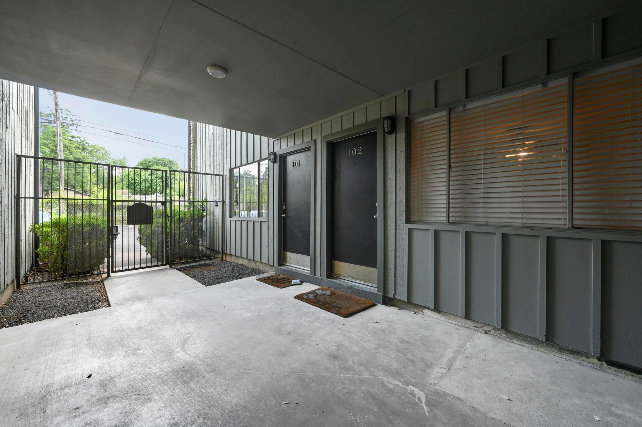 2303 E Side Dr # 102, Austin, TX 78704