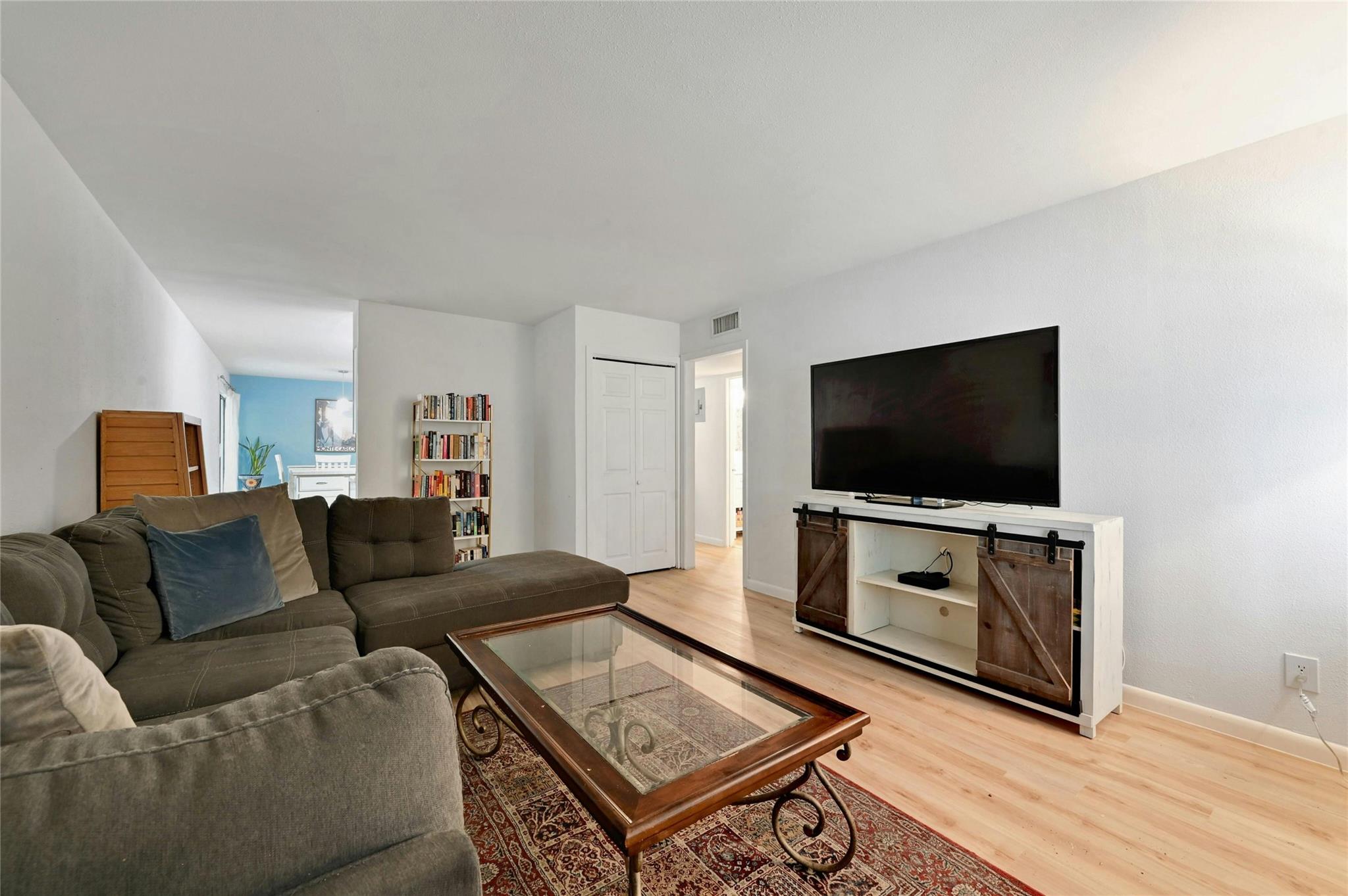 2303 E Side Dr # 102, Austin, TX 78704