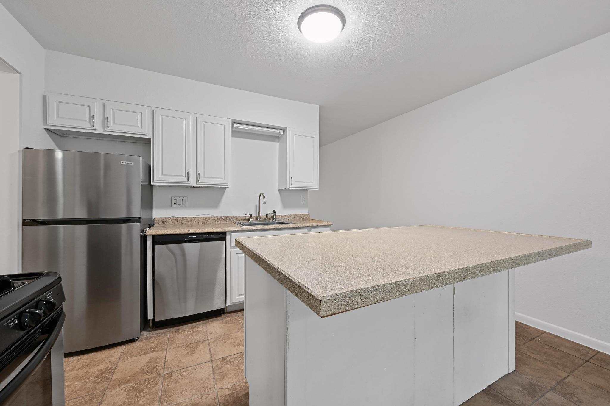 2303 E Side Dr # 102, Austin, TX 78704