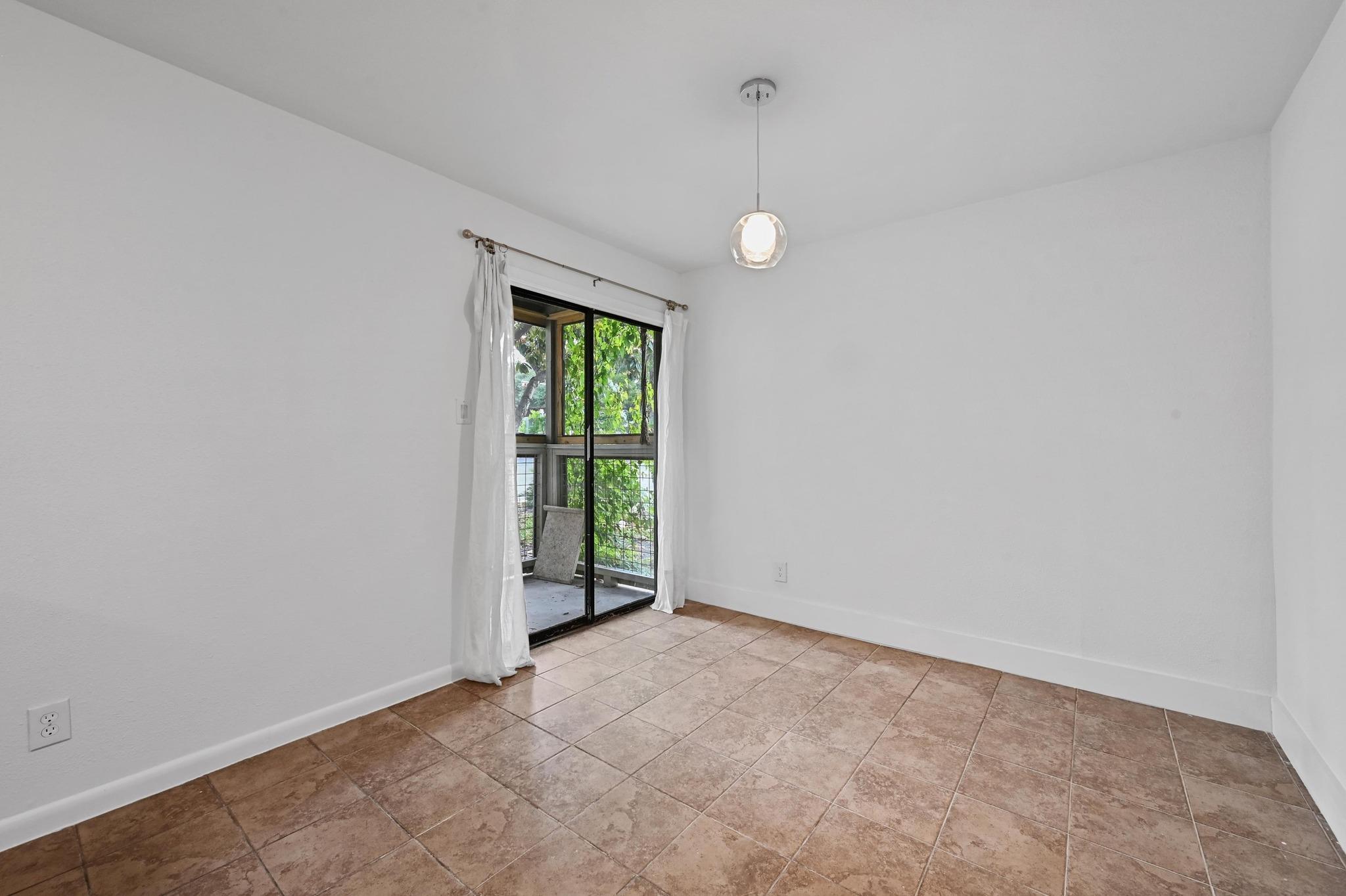 2303 E Side Dr # 102, Austin, TX 78704