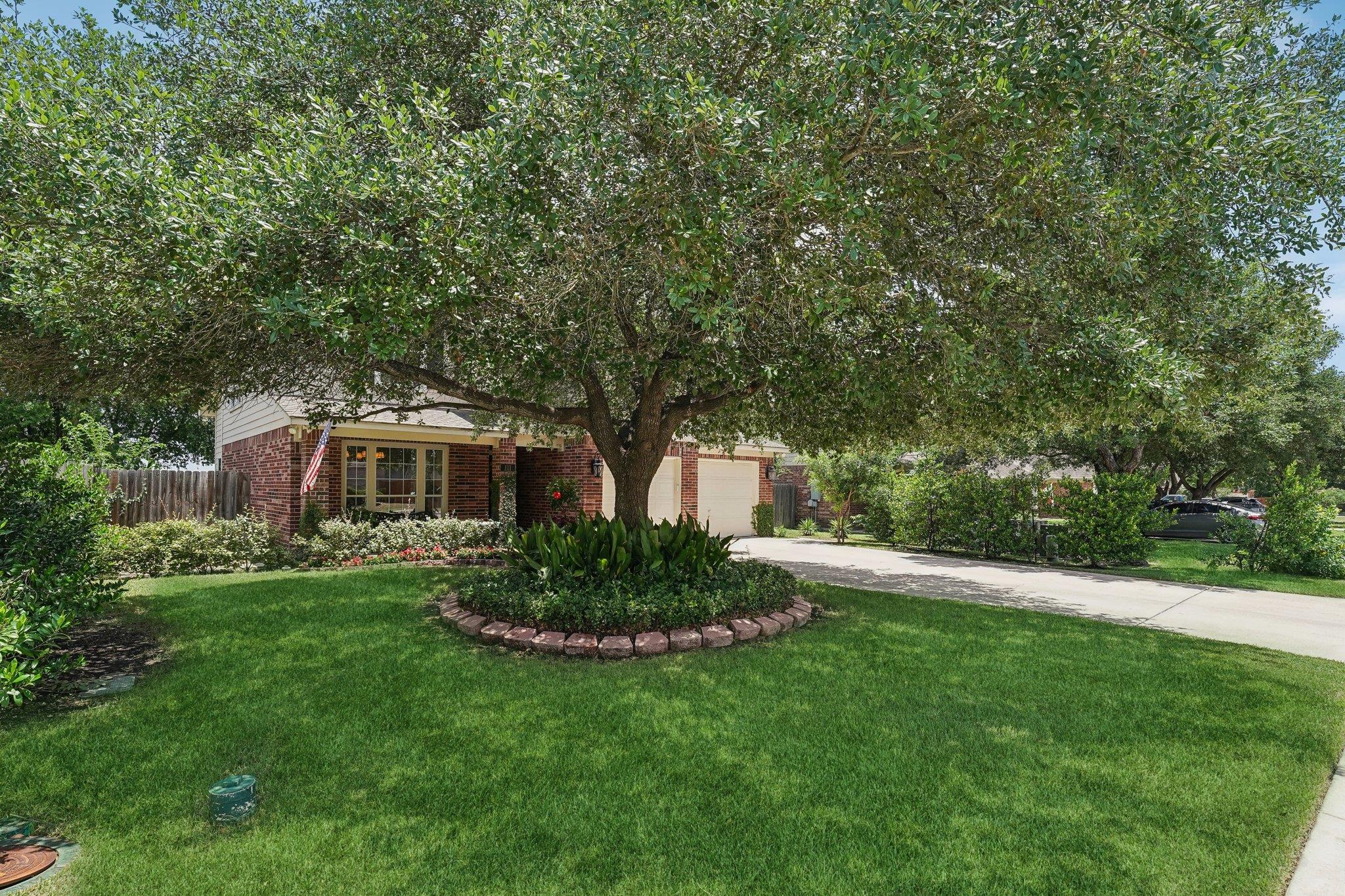 111 Hiver Circle Cir, Kyle, TX 78640