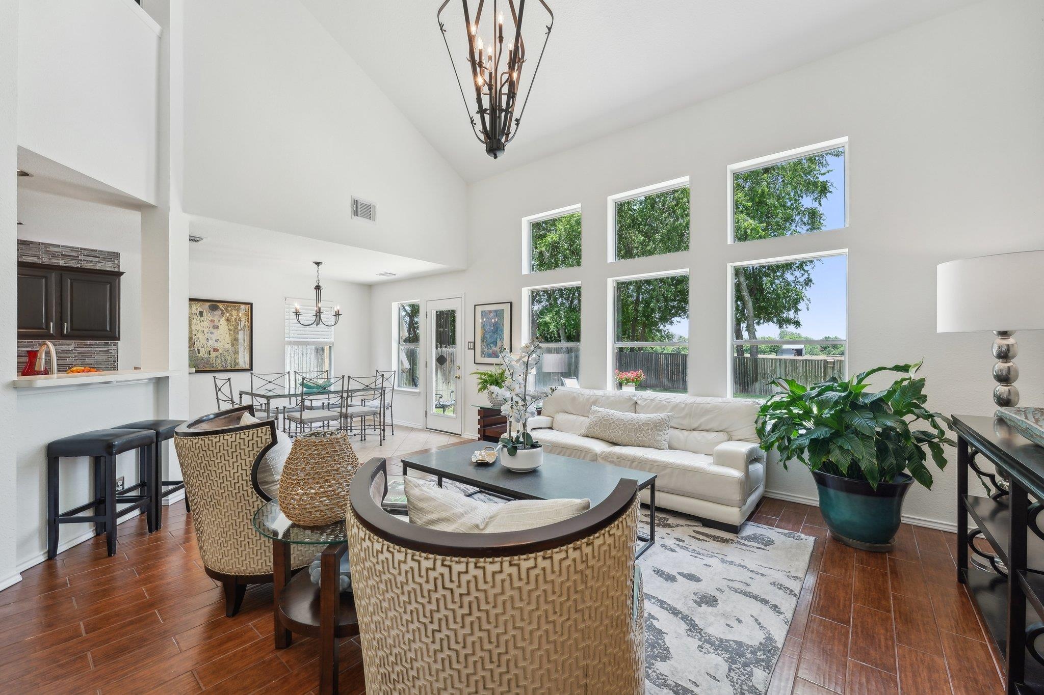 111 Hiver Circle Cir, Kyle, TX 78640