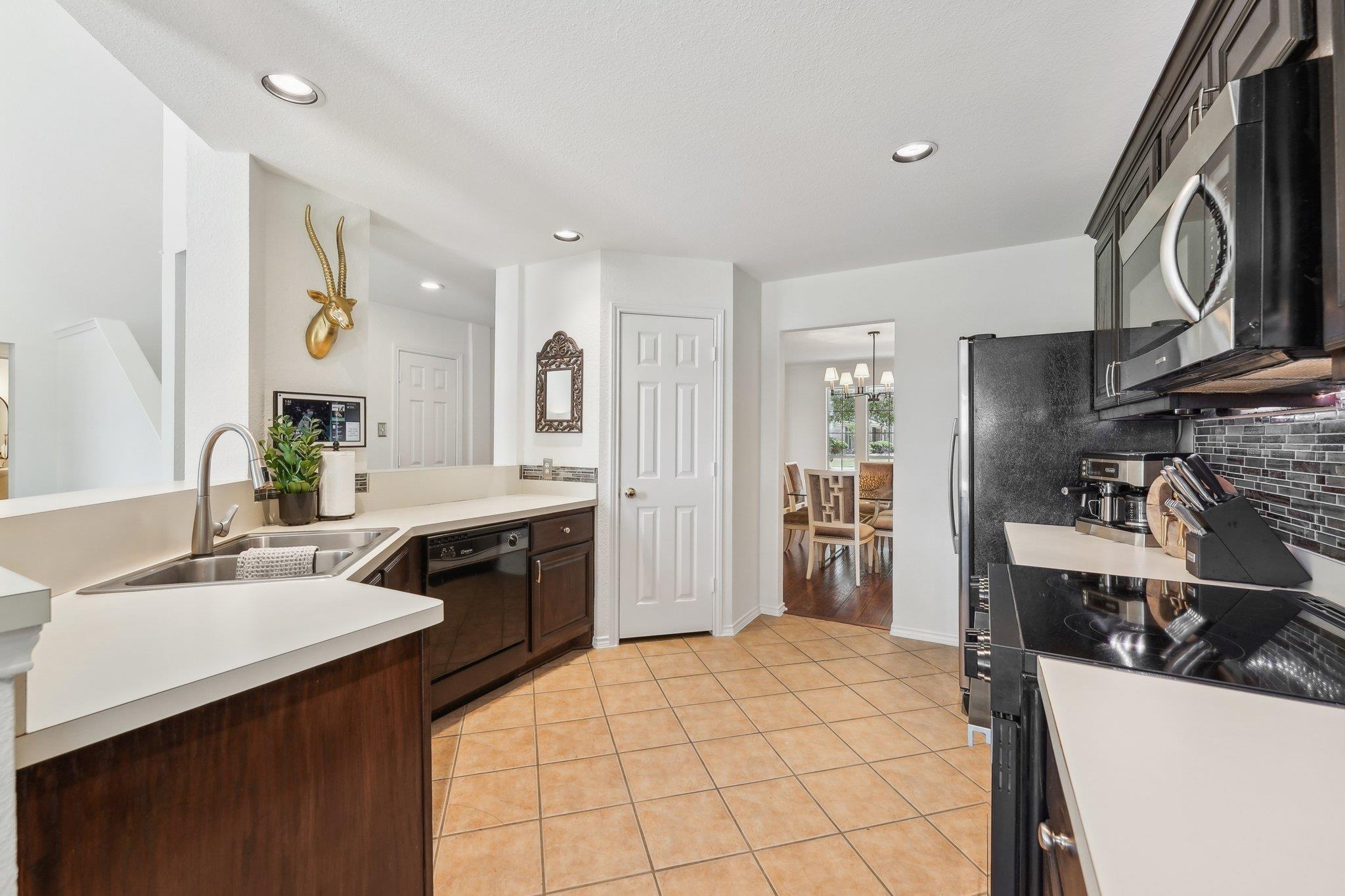 111 Hiver Circle Cir, Kyle, TX 78640