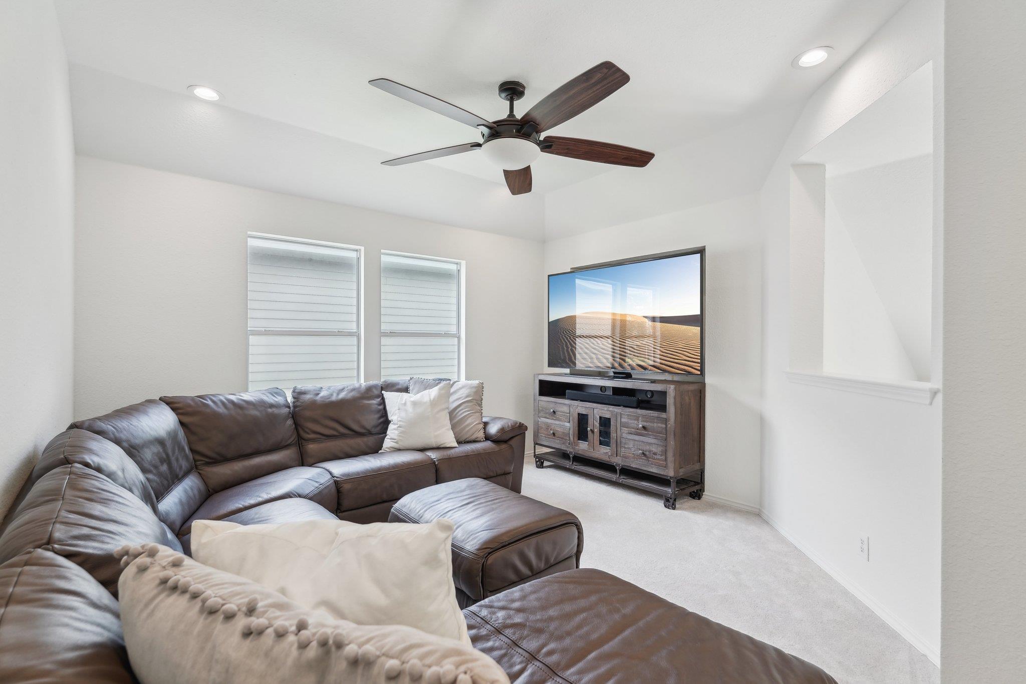 111 Hiver Circle Cir, Kyle, TX 78640