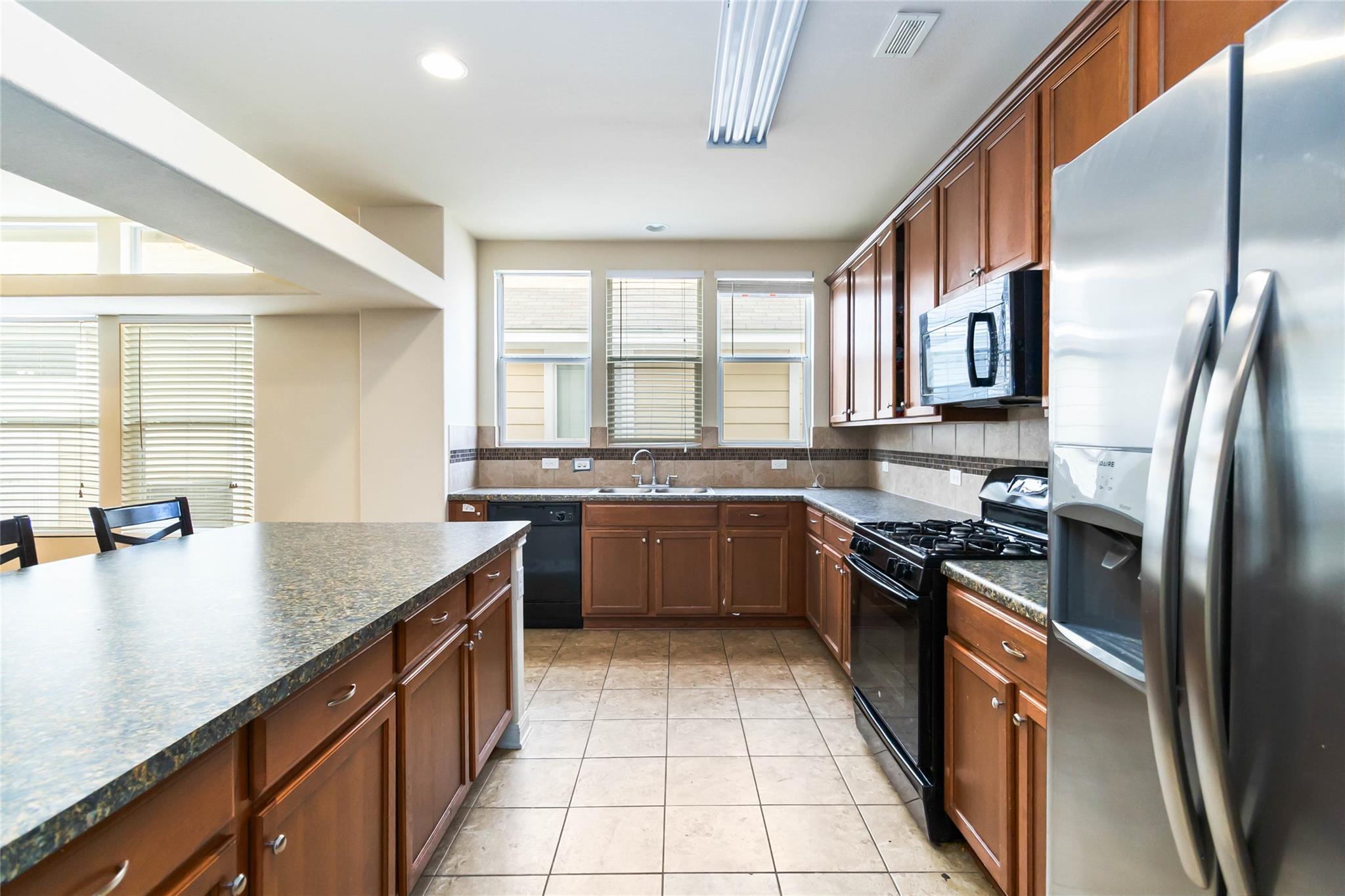 323 Rachel St, San Marcos, TX 78666