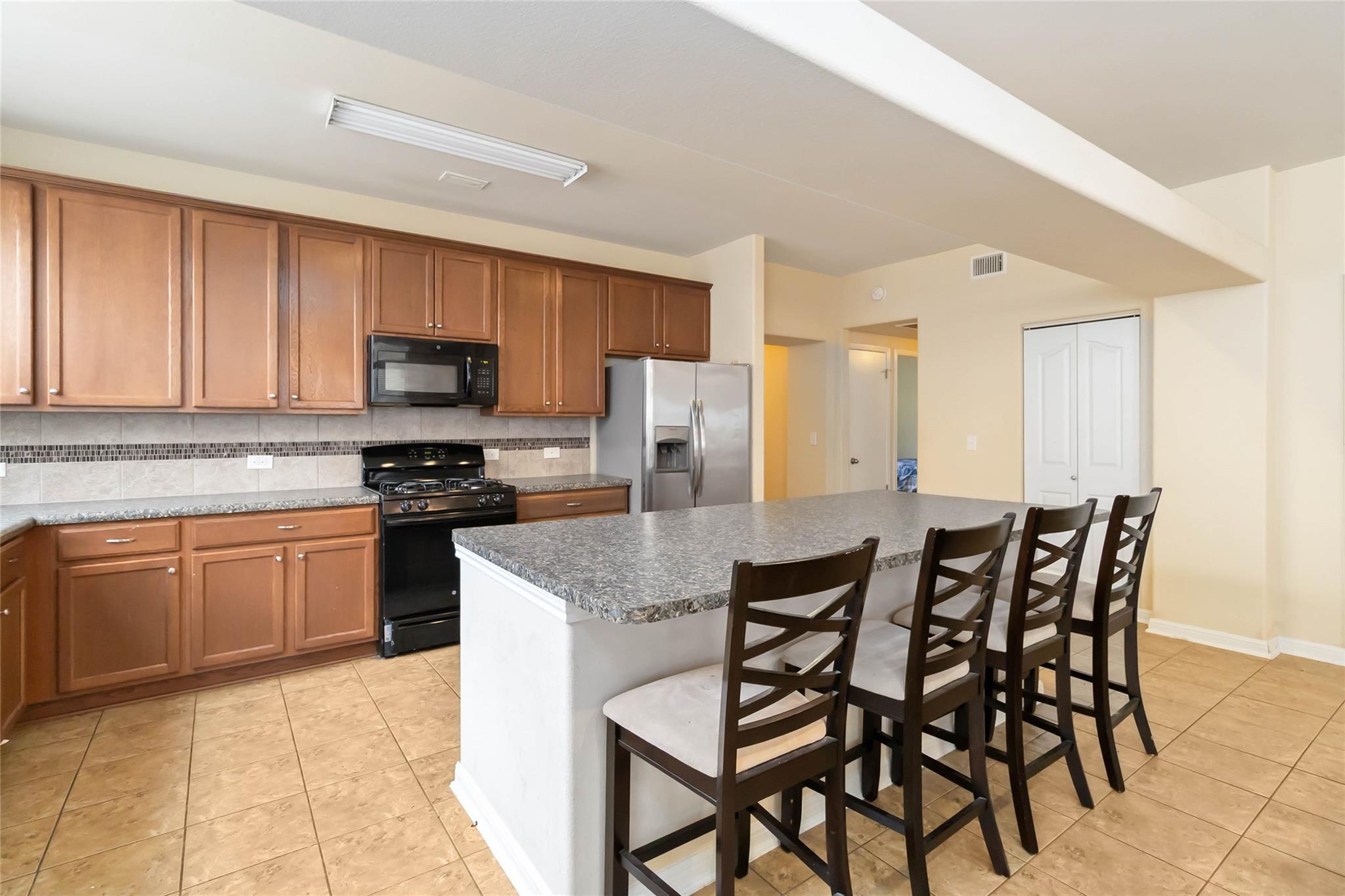 323 Rachel St, San Marcos, TX 78666