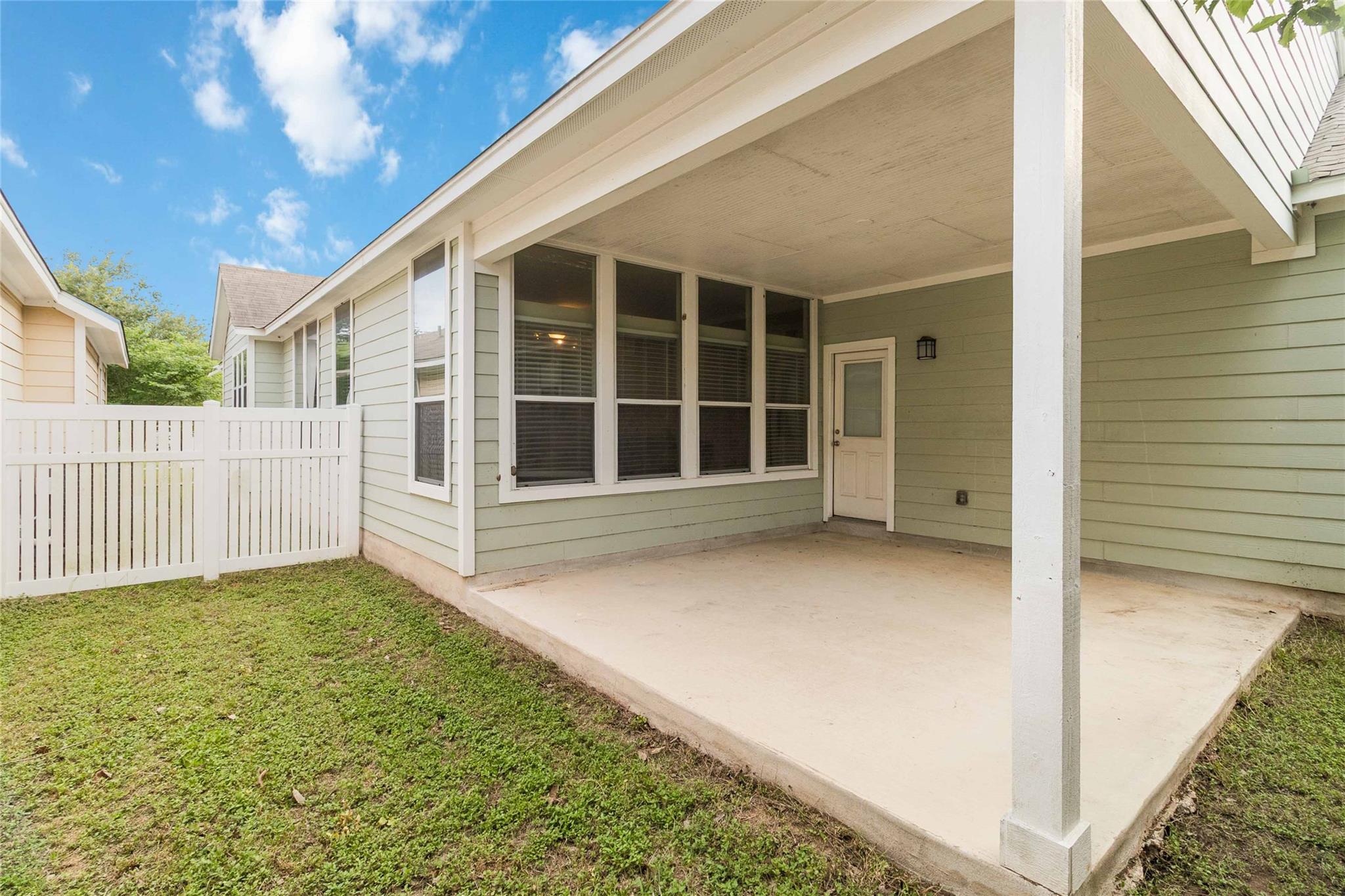 323 Rachel St, San Marcos, TX 78666