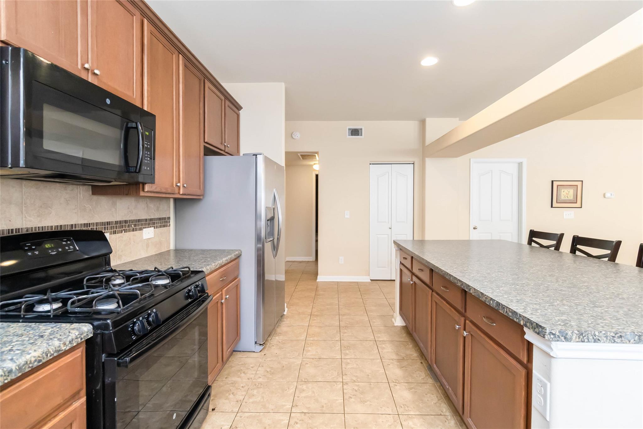 323 Rachel St, San Marcos, TX 78666