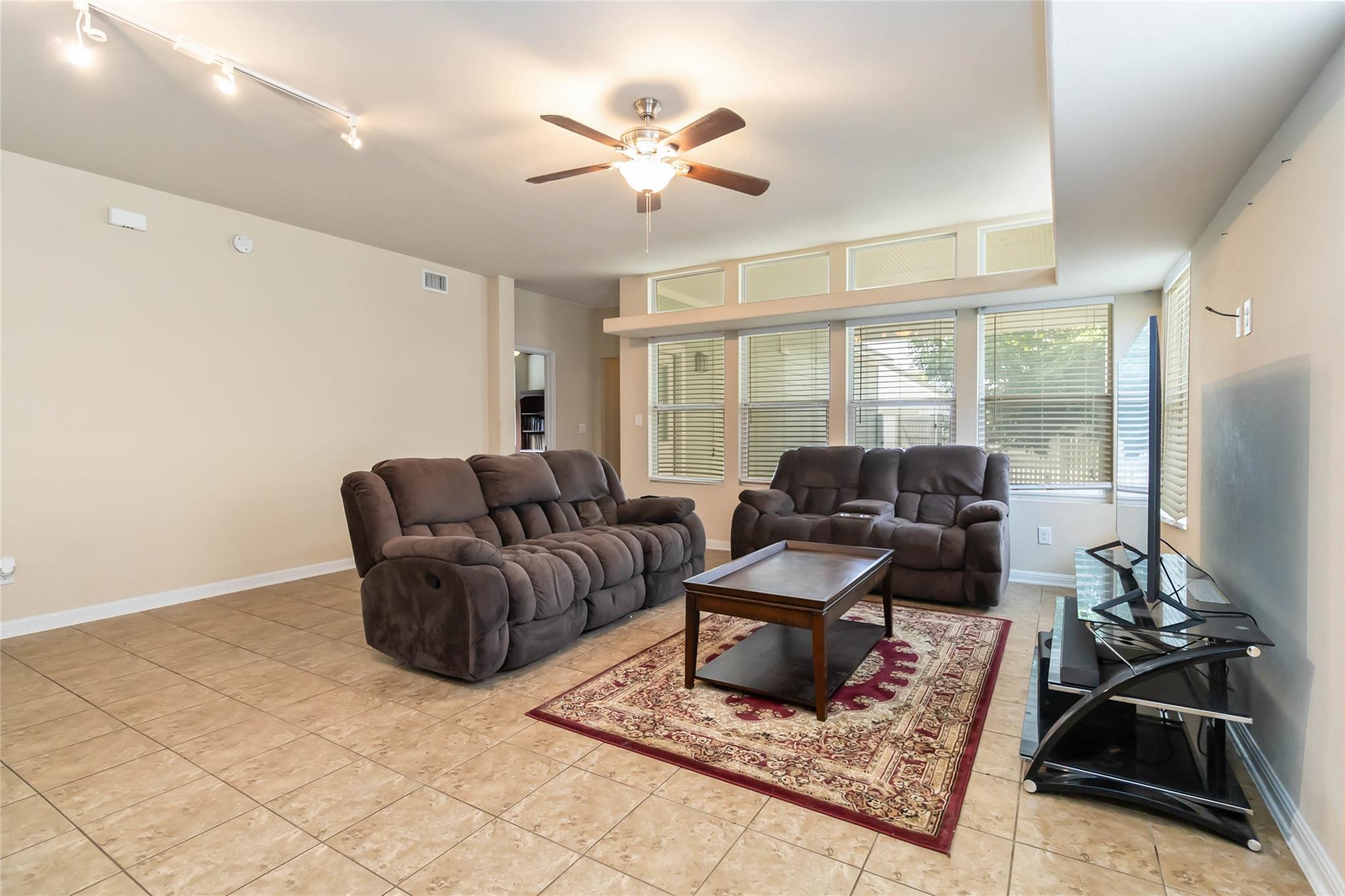 323 Rachel St, San Marcos, TX 78666