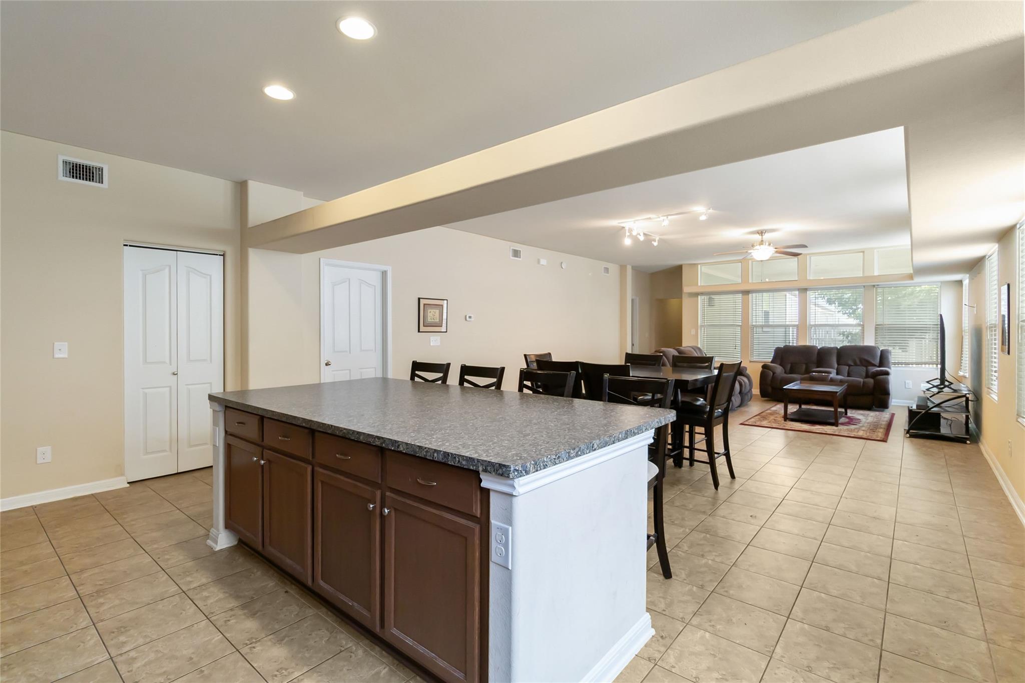 323 Rachel St, San Marcos, TX 78666