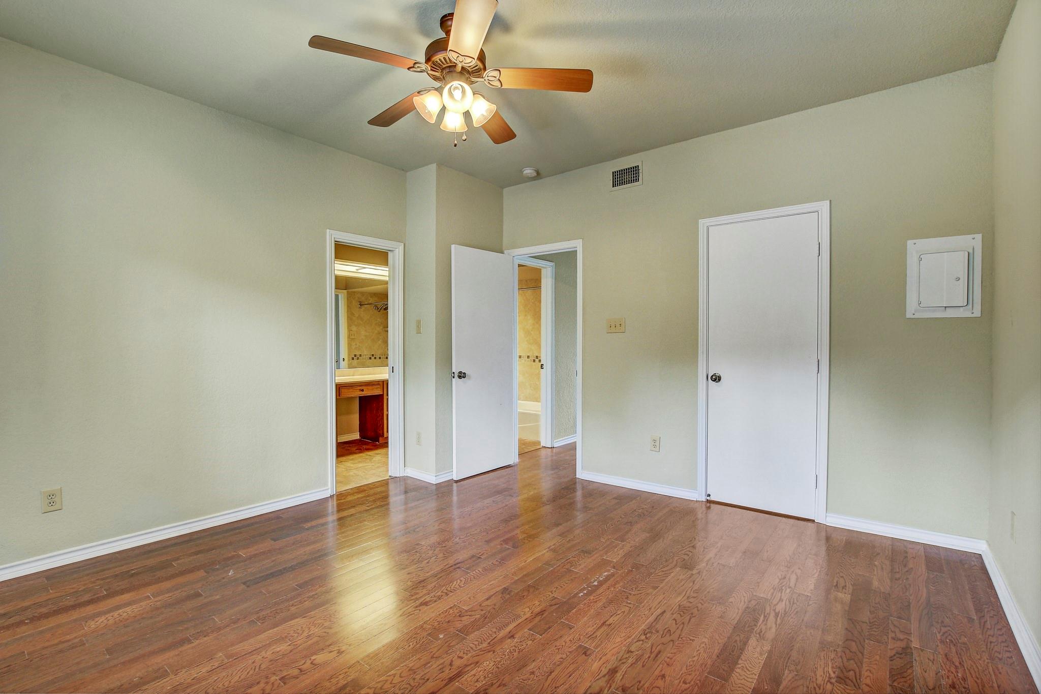 8200 Neely Dr # 116, Austin, TX 78759