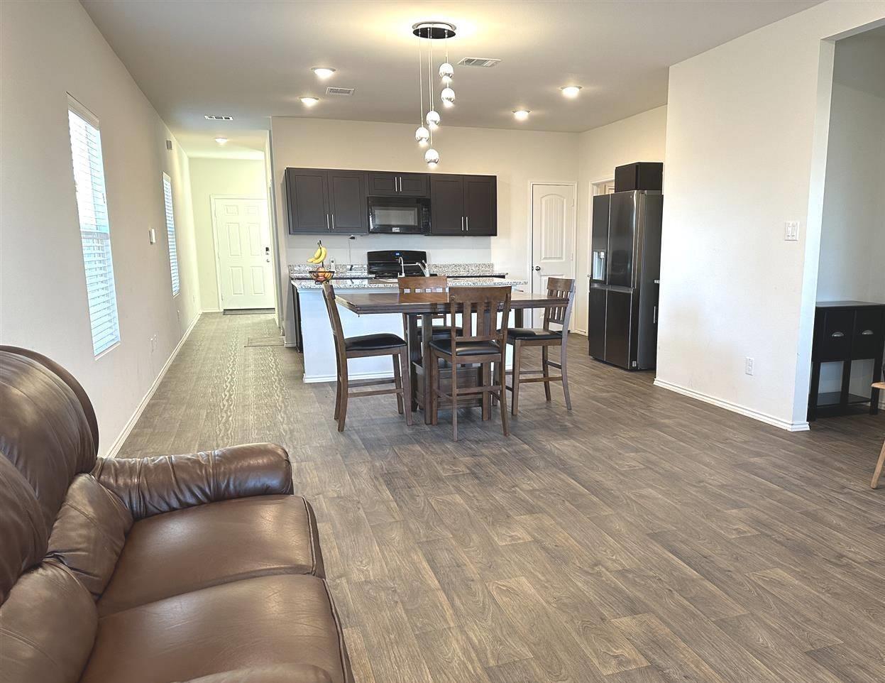 404 Andover Ln, Uhland, TX 78640