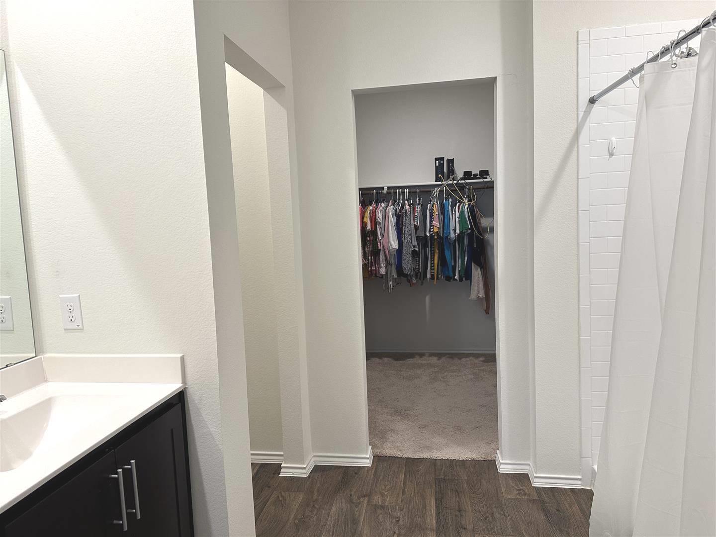 404 Andover Ln, Uhland, TX 78640