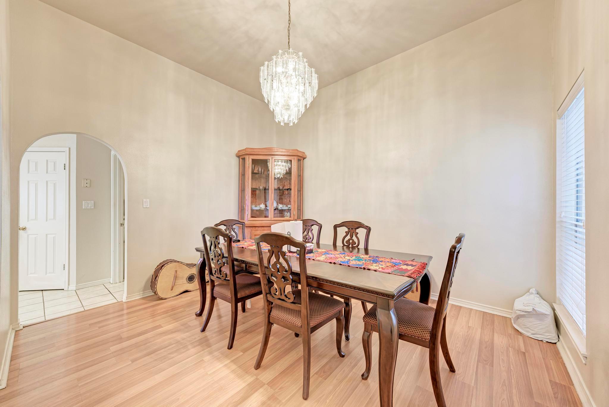 1610 Meadow Ln, Lockhart, TX 78644