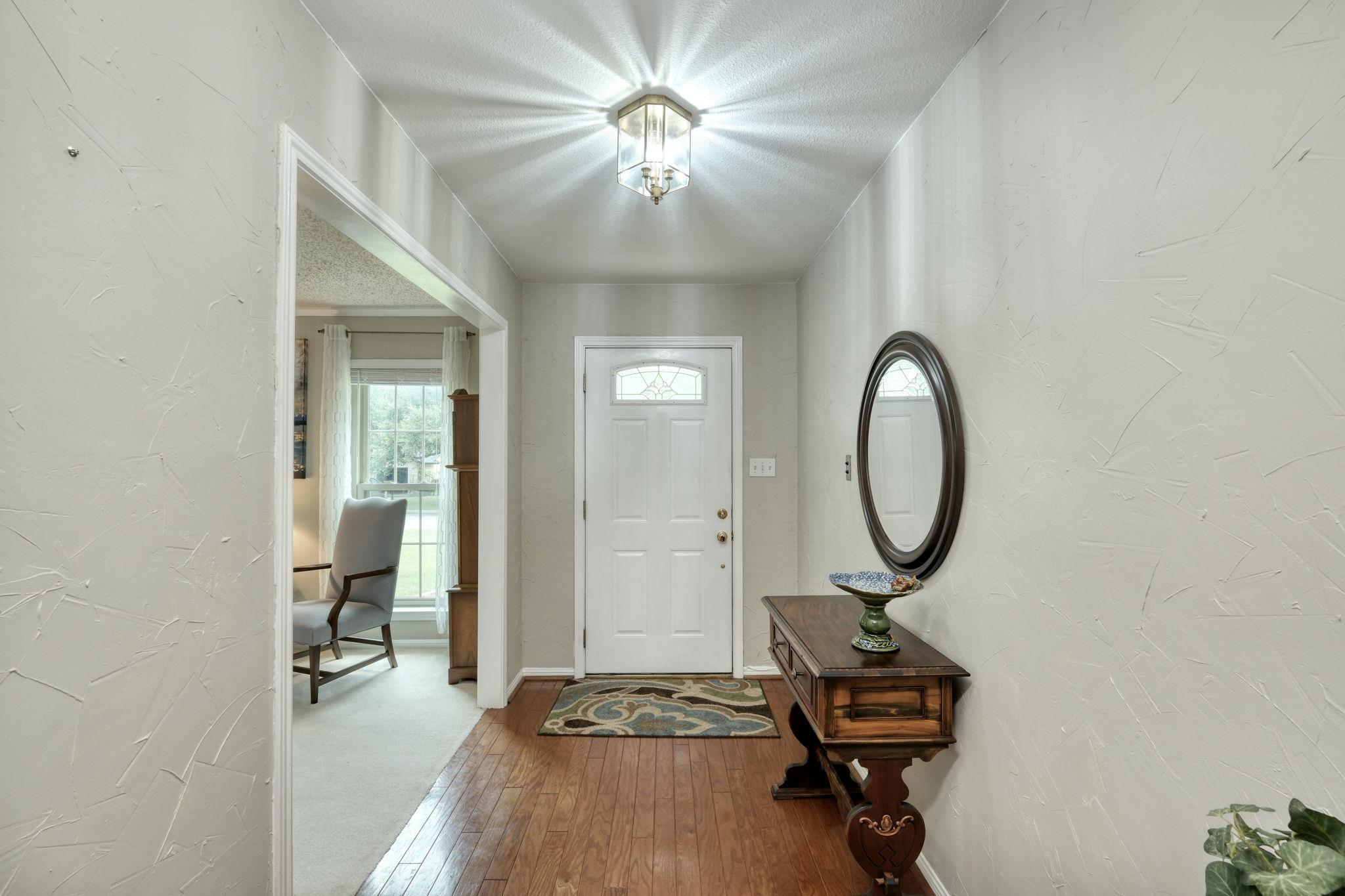 1604 W Creek Loop, Round Rock, TX 78681