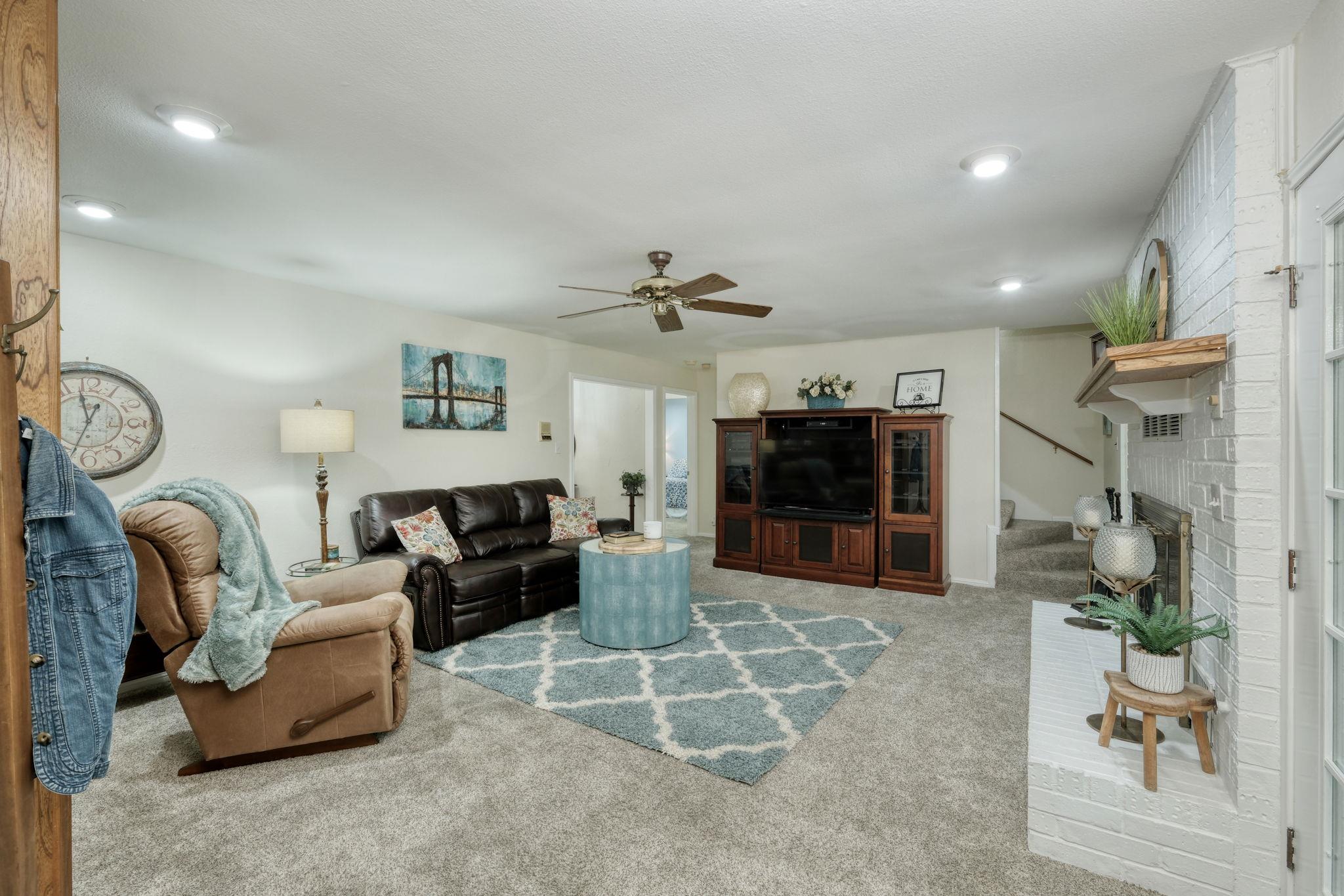 1604 W Creek Loop, Round Rock, TX 78681