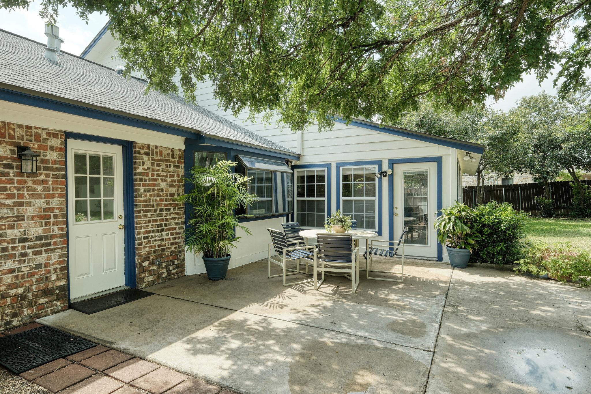1604 W Creek Loop, Round Rock, TX 78681