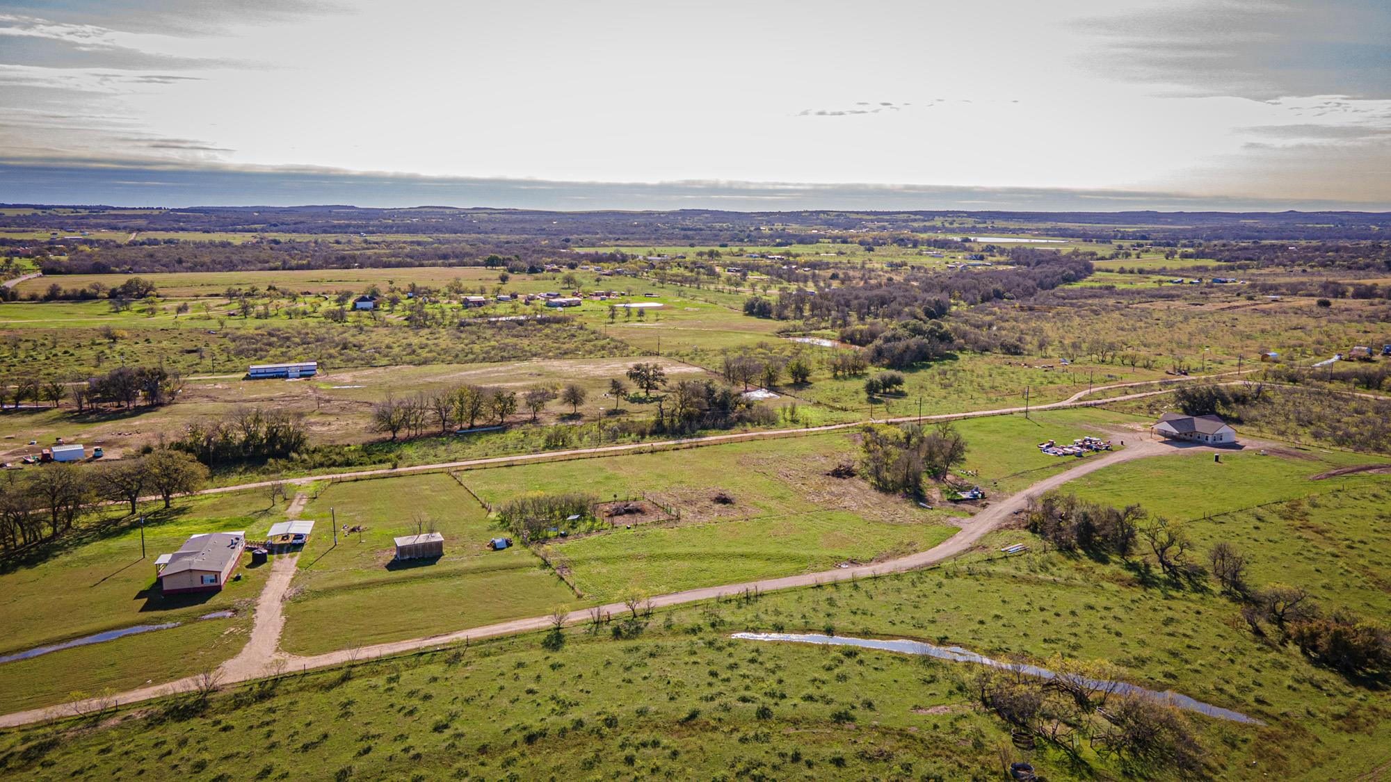 3370 Pettytown Rd, Dale, TX 78616