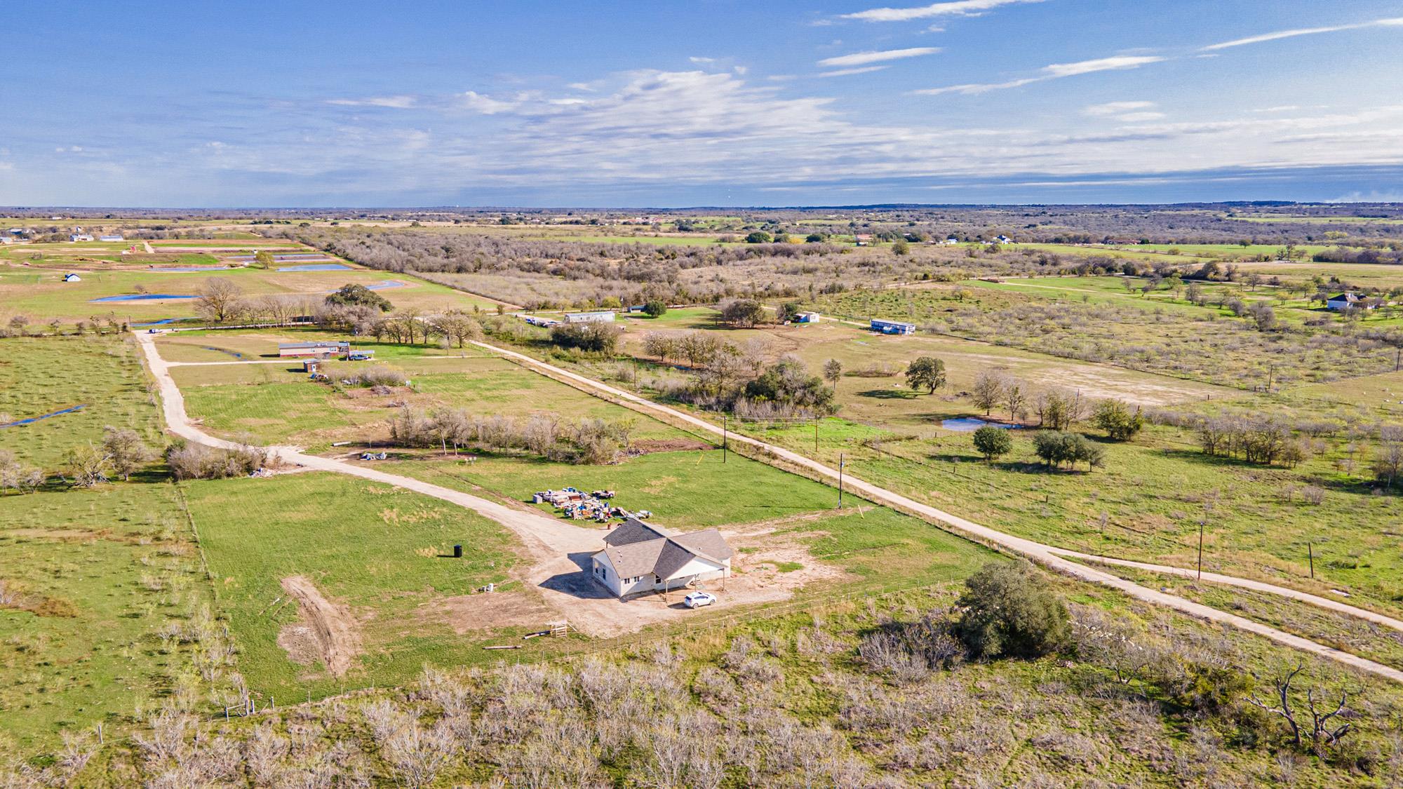 3370 Pettytown Rd, Dale, TX 78616