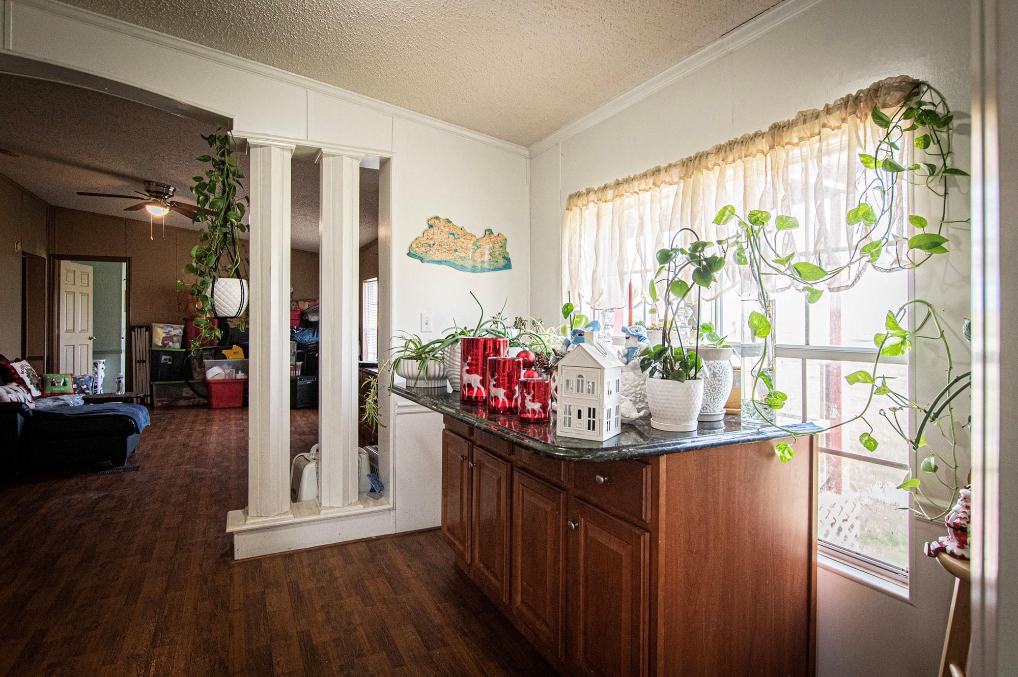 3370 Pettytown Rd, Dale, TX 78616