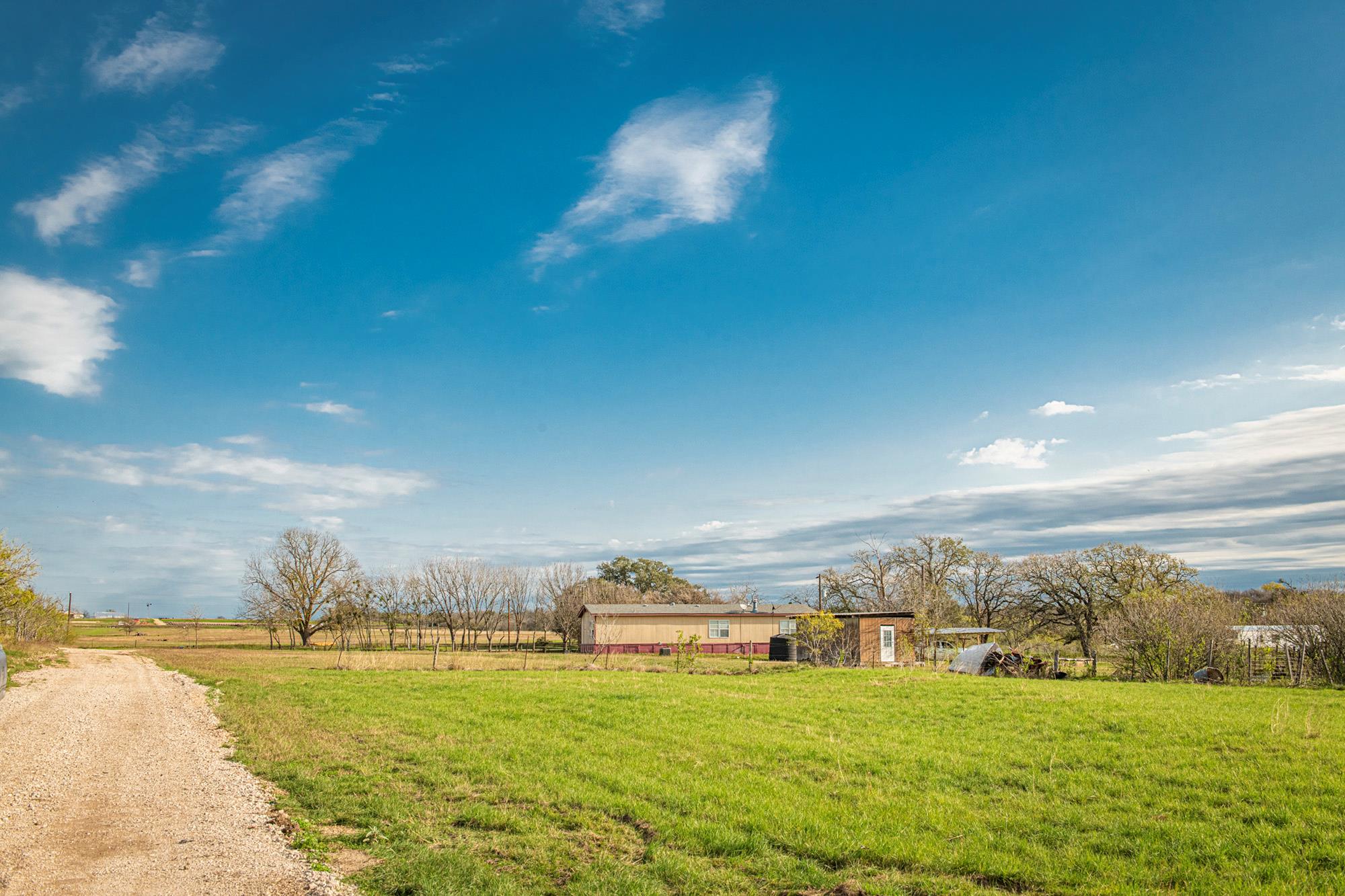 3370 Pettytown Rd, Dale, TX 78616