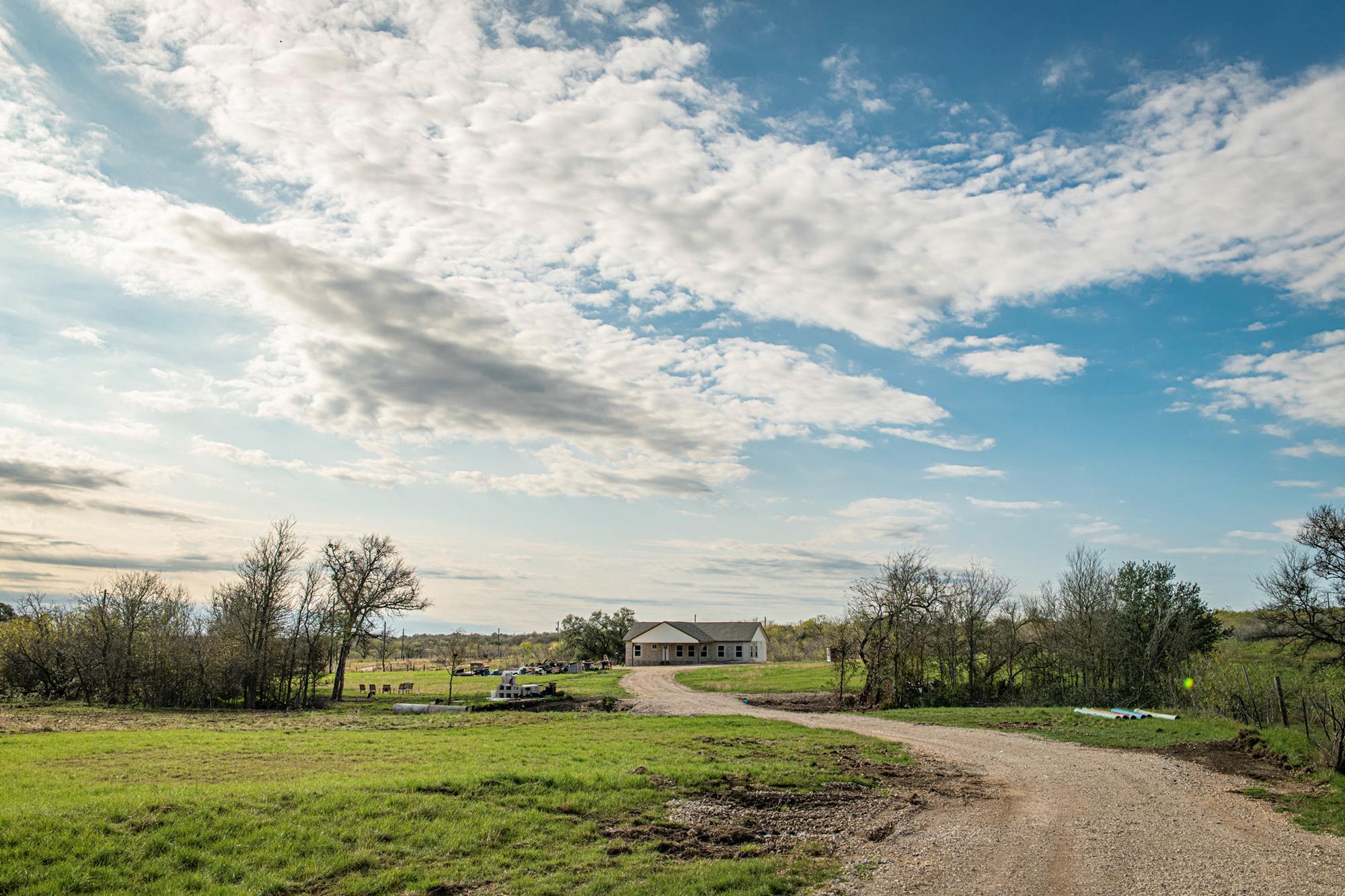 3370 Pettytown Rd, Dale, TX 78616