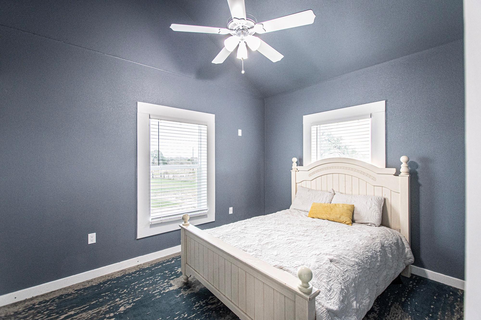 3370 Pettytown Rd, Dale, TX 78616