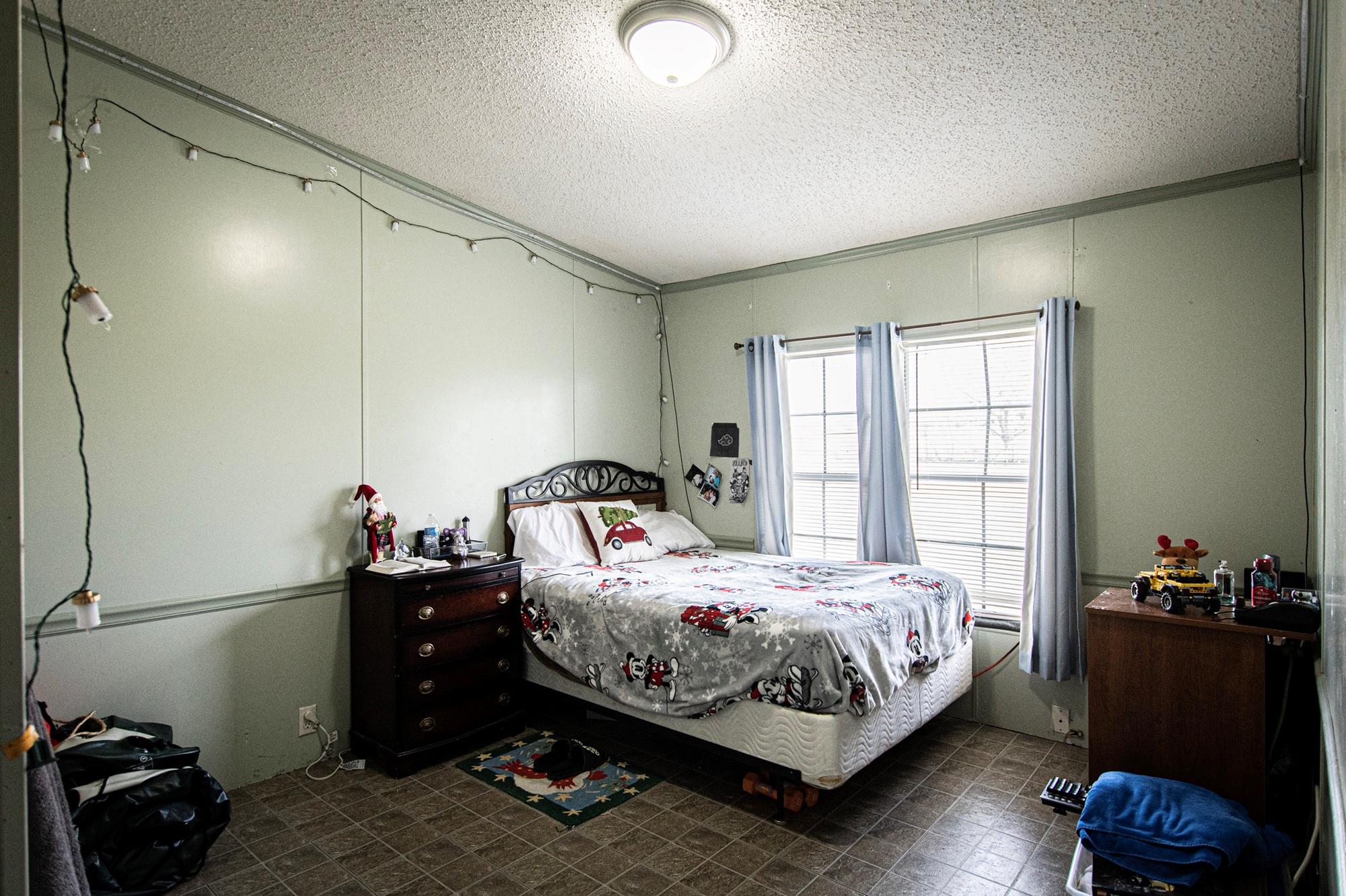 3370 Pettytown Rd, Dale, TX 78616