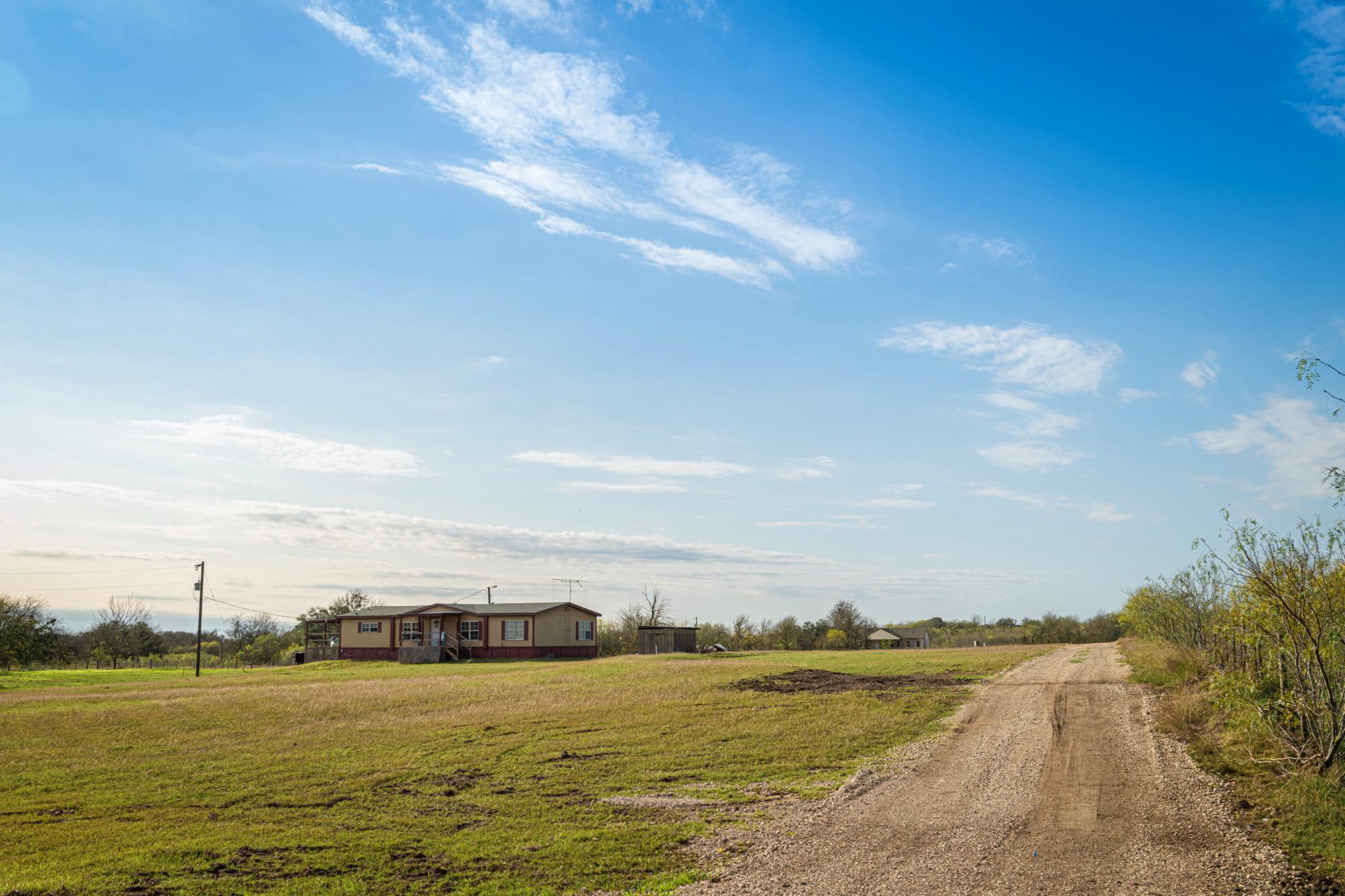 3370 Pettytown Rd, Dale, TX 78616