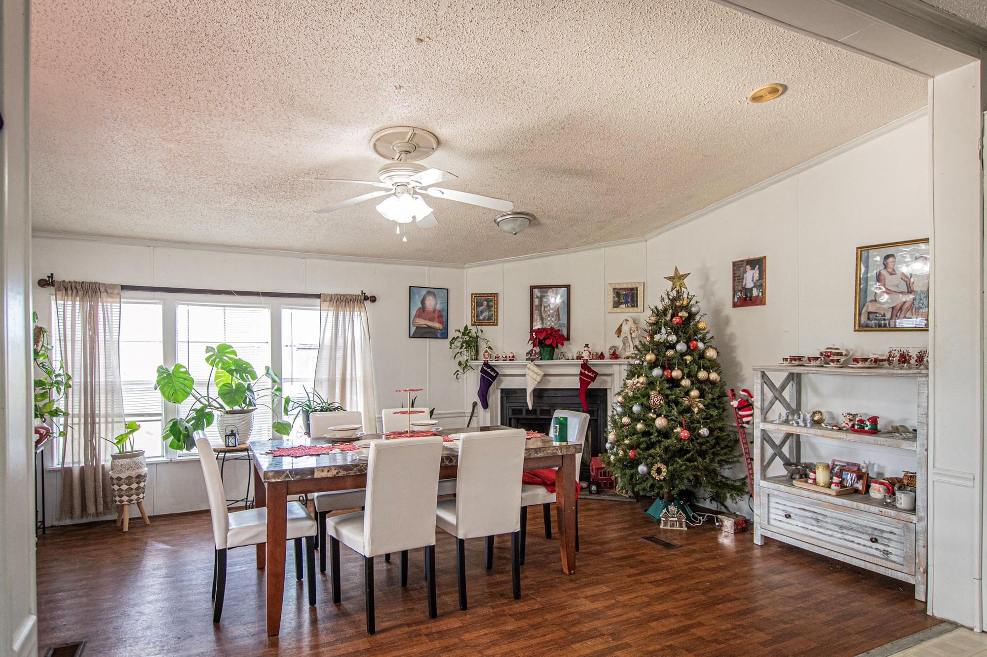 3370 Pettytown Rd, Dale, TX 78616