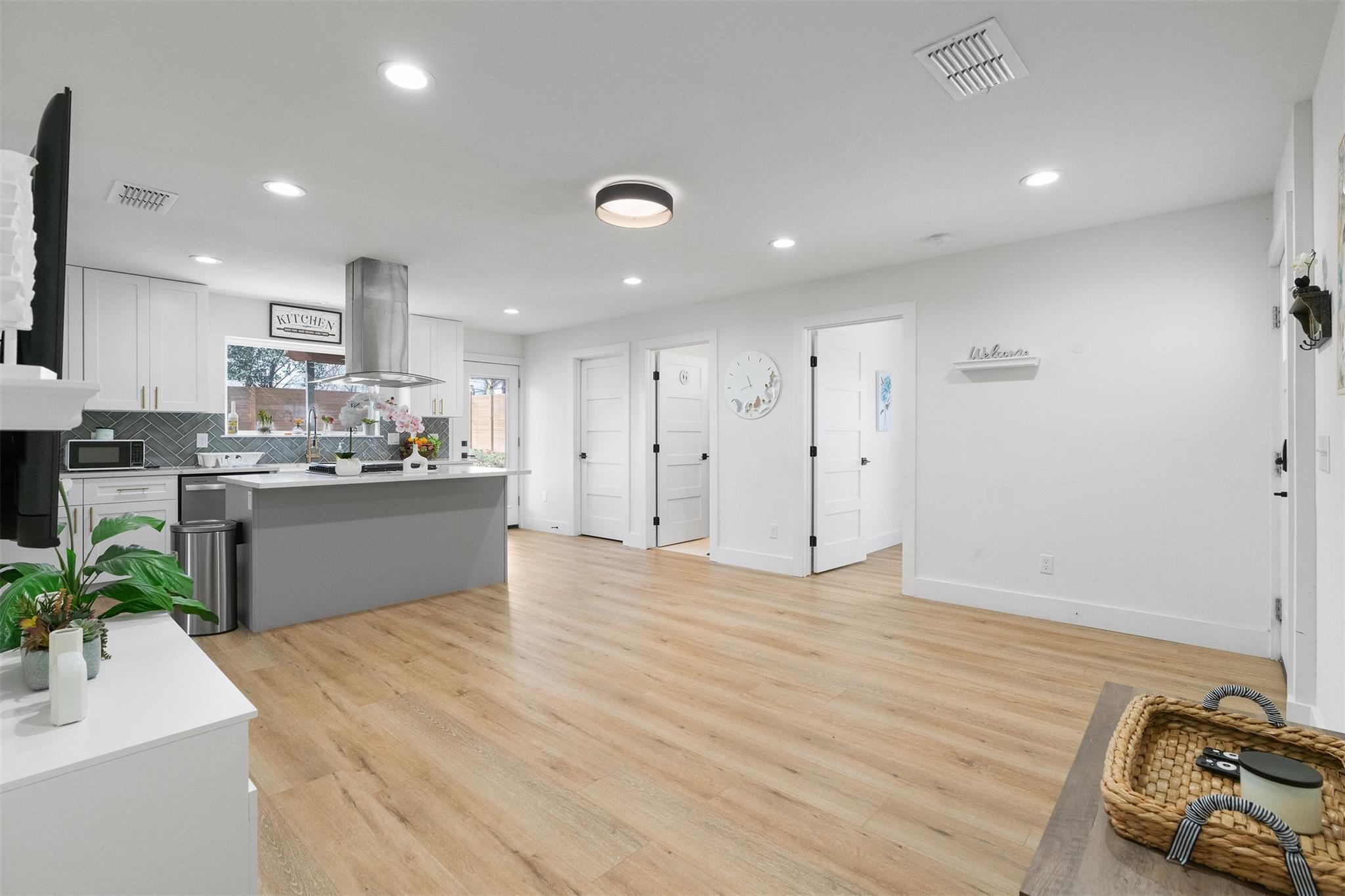 8516 Contour Dr, Austin, TX 78757