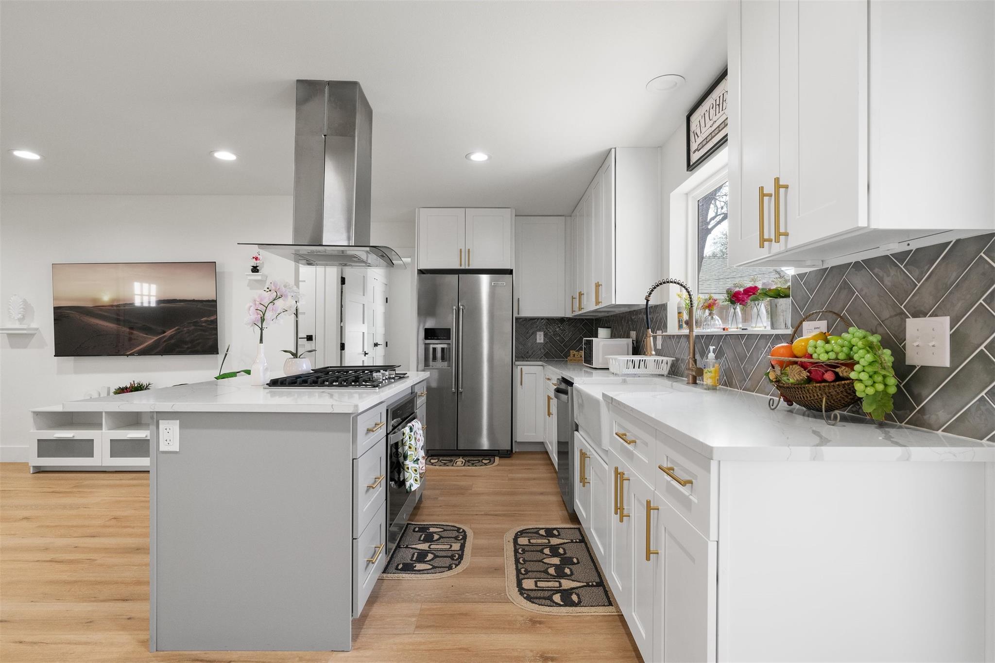 8516 Contour Dr, Austin, TX 78757