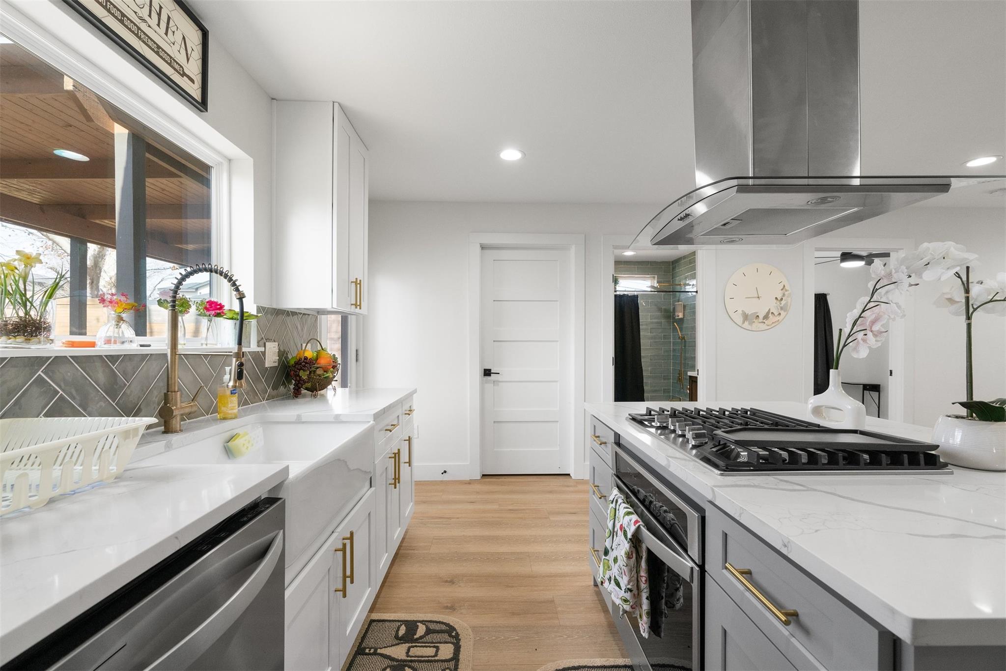 8516 Contour Dr, Austin, TX 78757