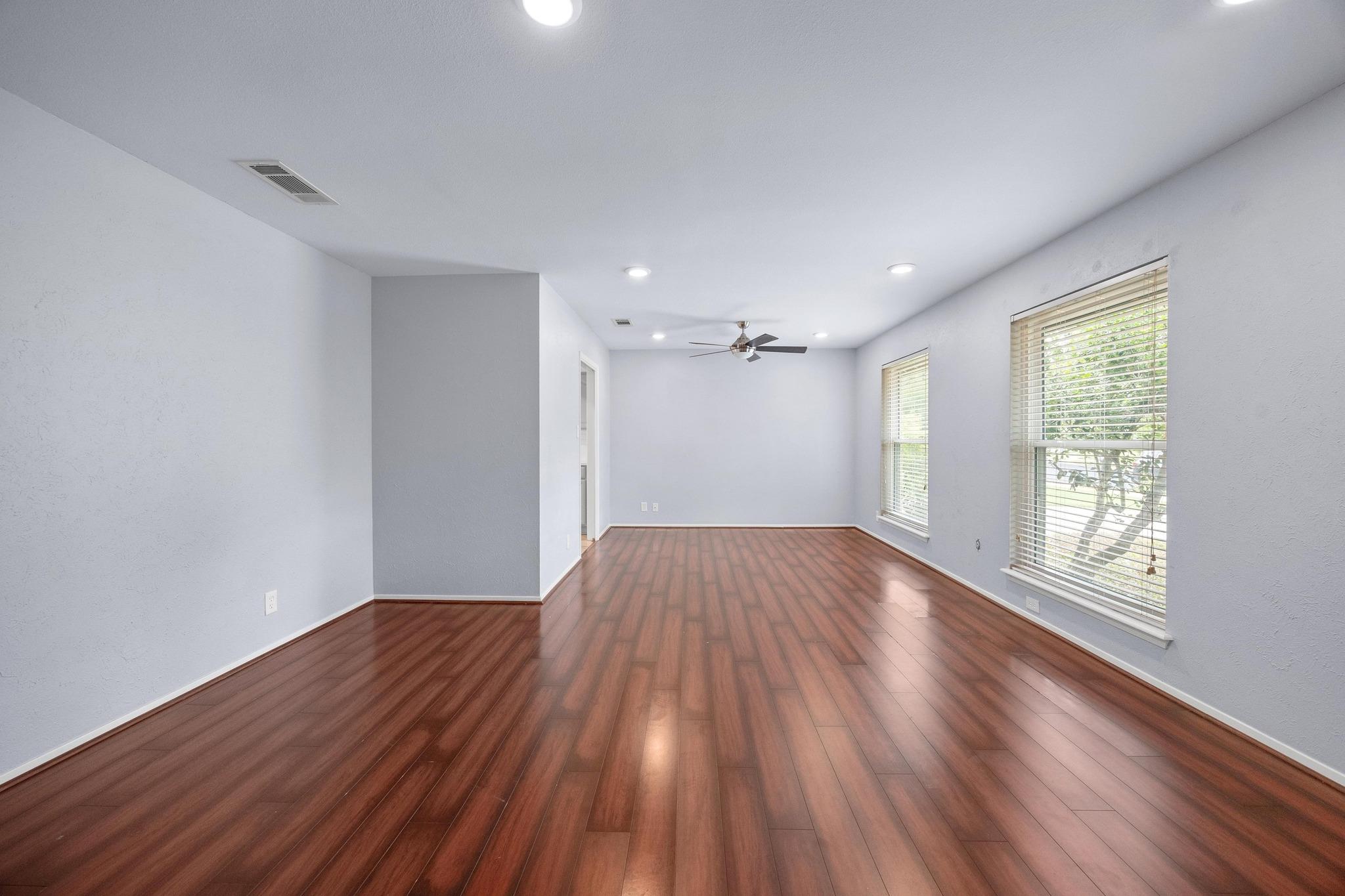 1301 S Meadows Dr, Austin, TX 78758