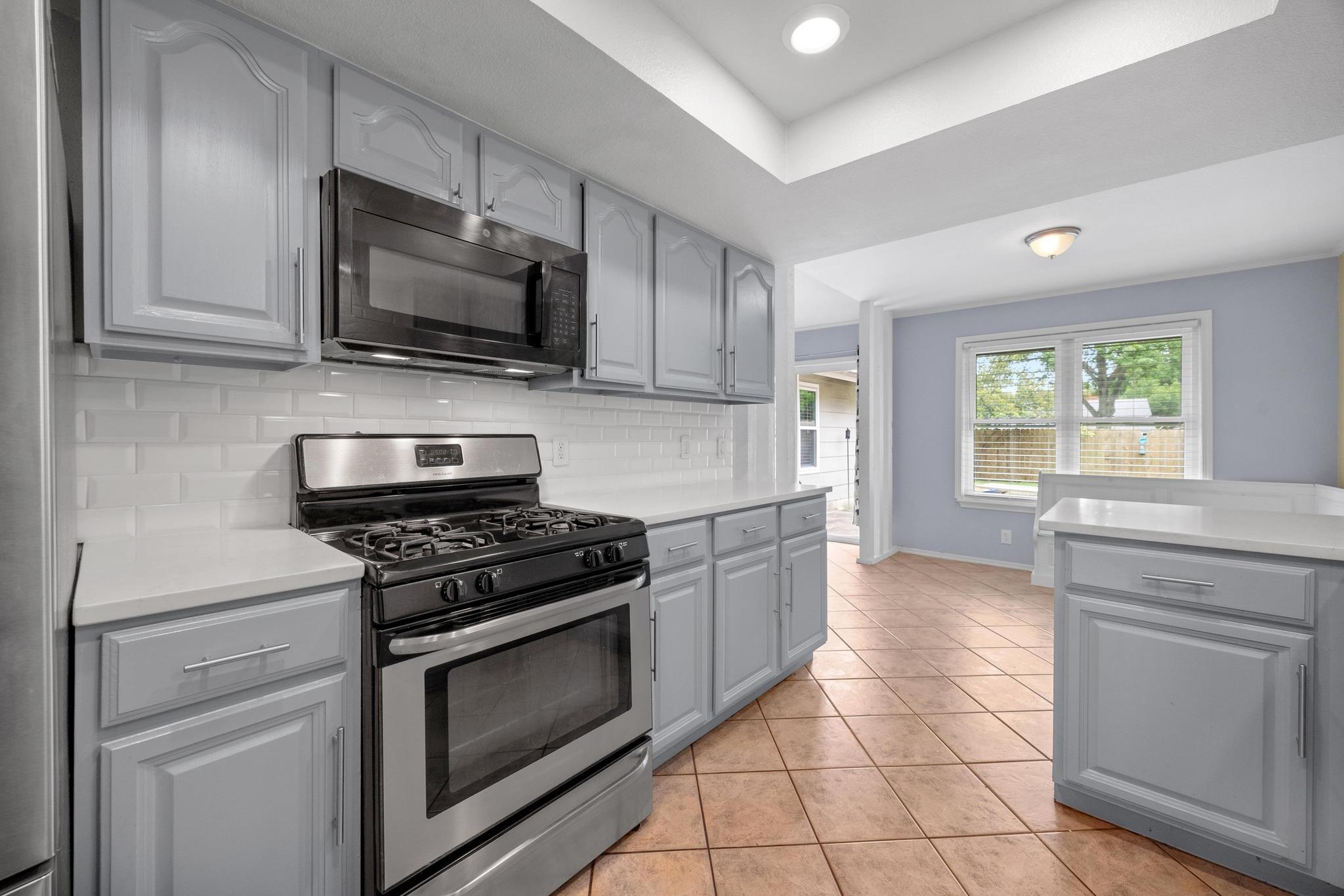 1301 S Meadows Dr, Austin, TX 78758