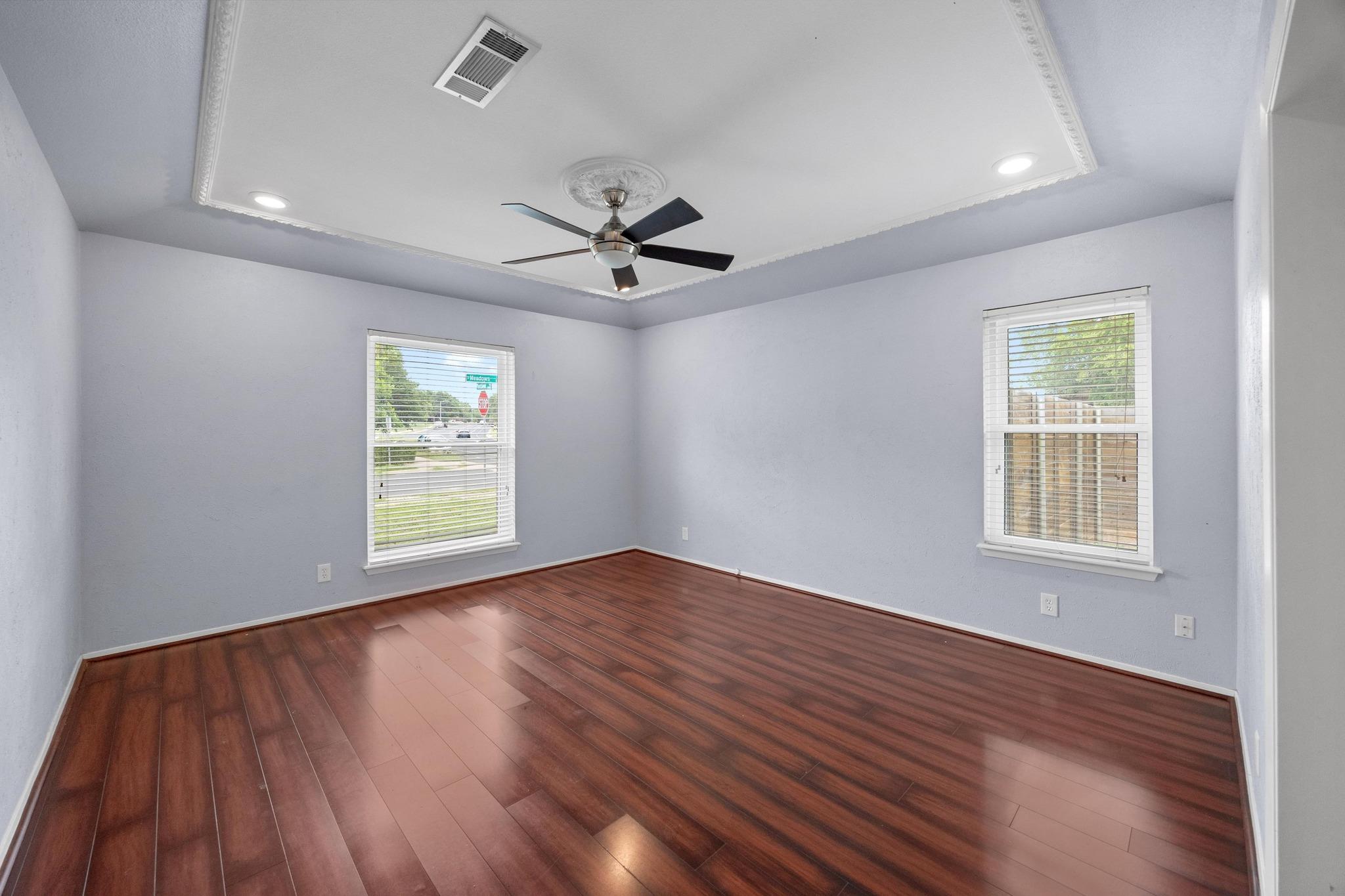 1301 S Meadows Dr, Austin, TX 78758