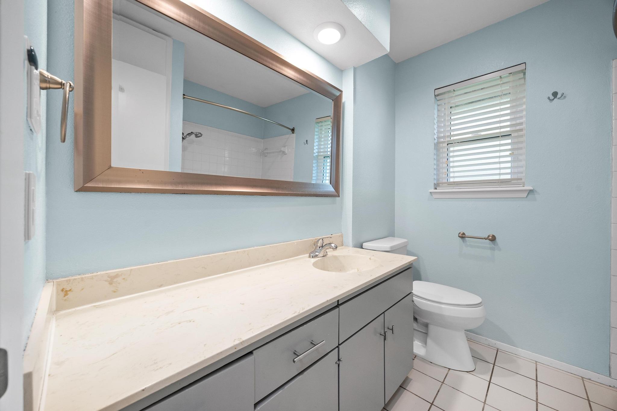 1301 S Meadows Dr, Austin, TX 78758