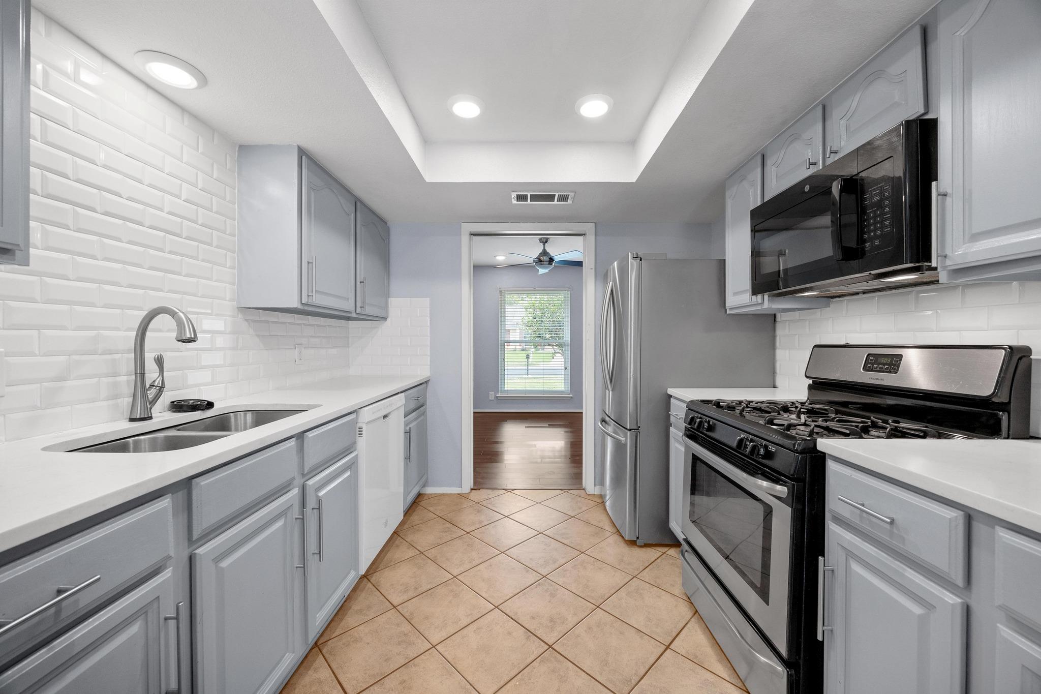 1301 S Meadows Dr, Austin, TX 78758