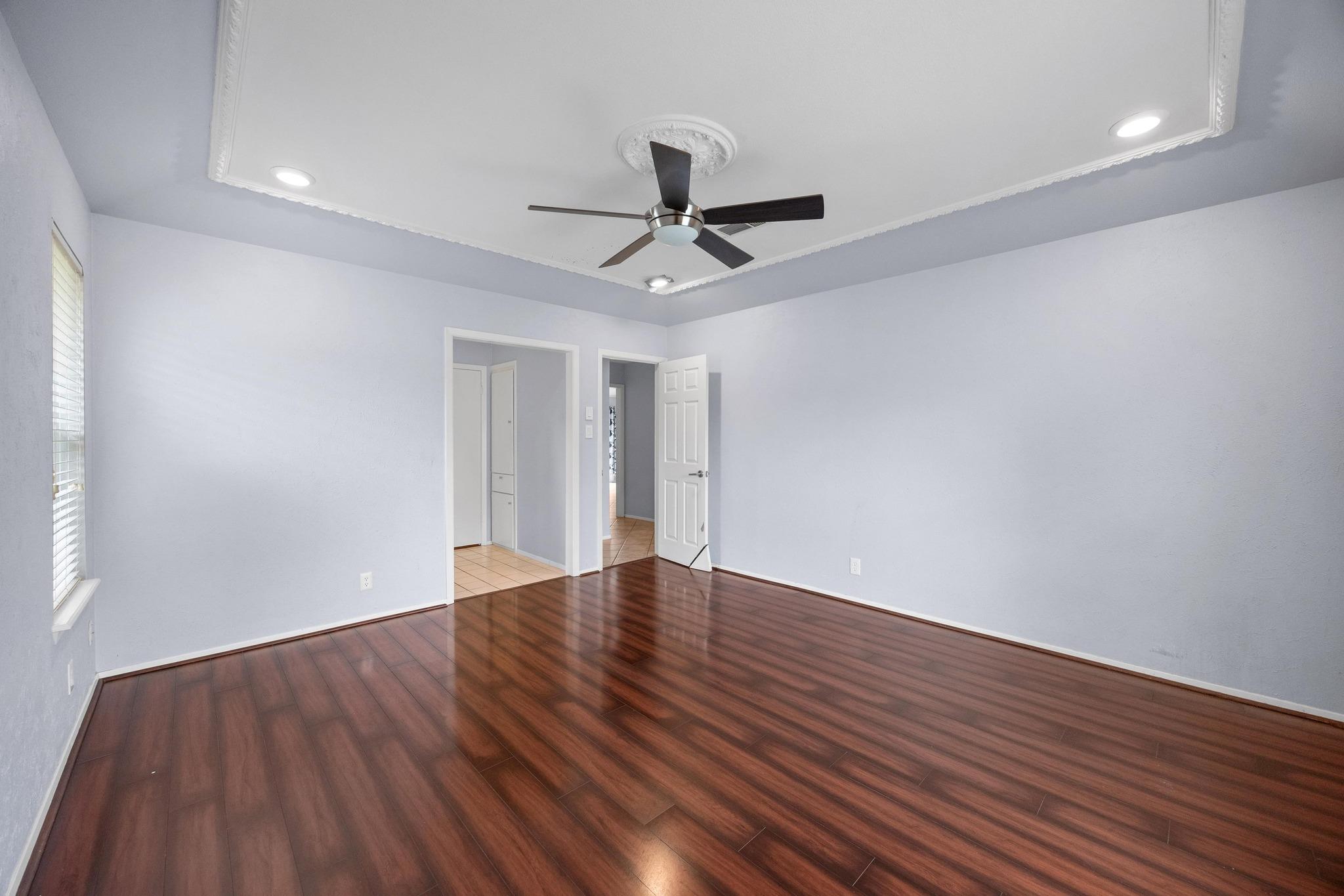 1301 S Meadows Dr, Austin, TX 78758