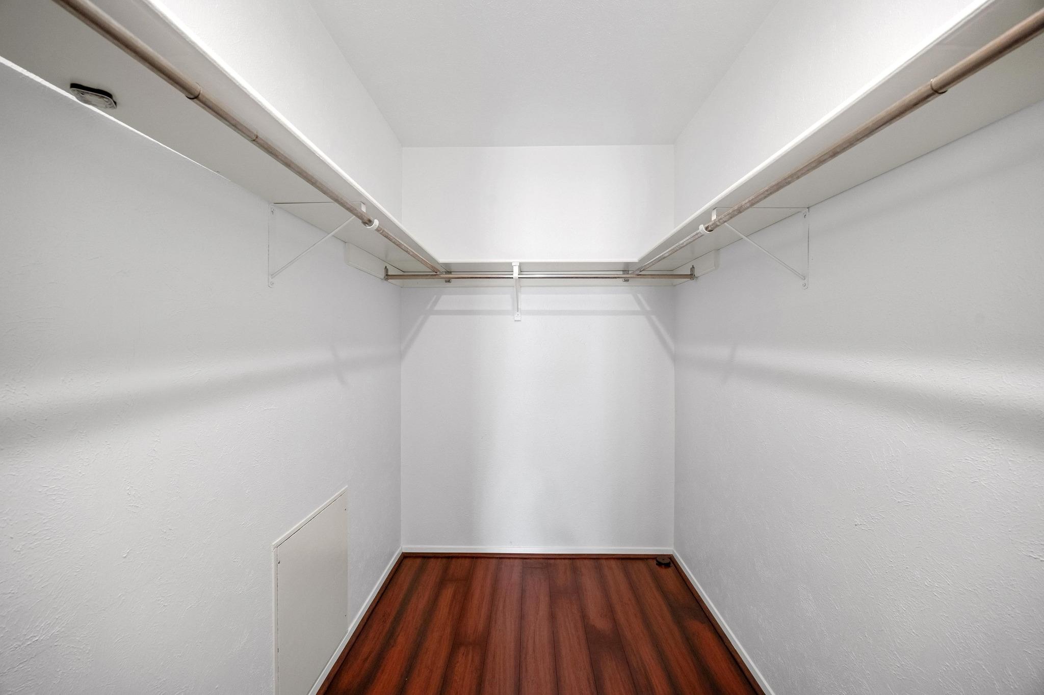 1301 S Meadows Dr, Austin, TX 78758