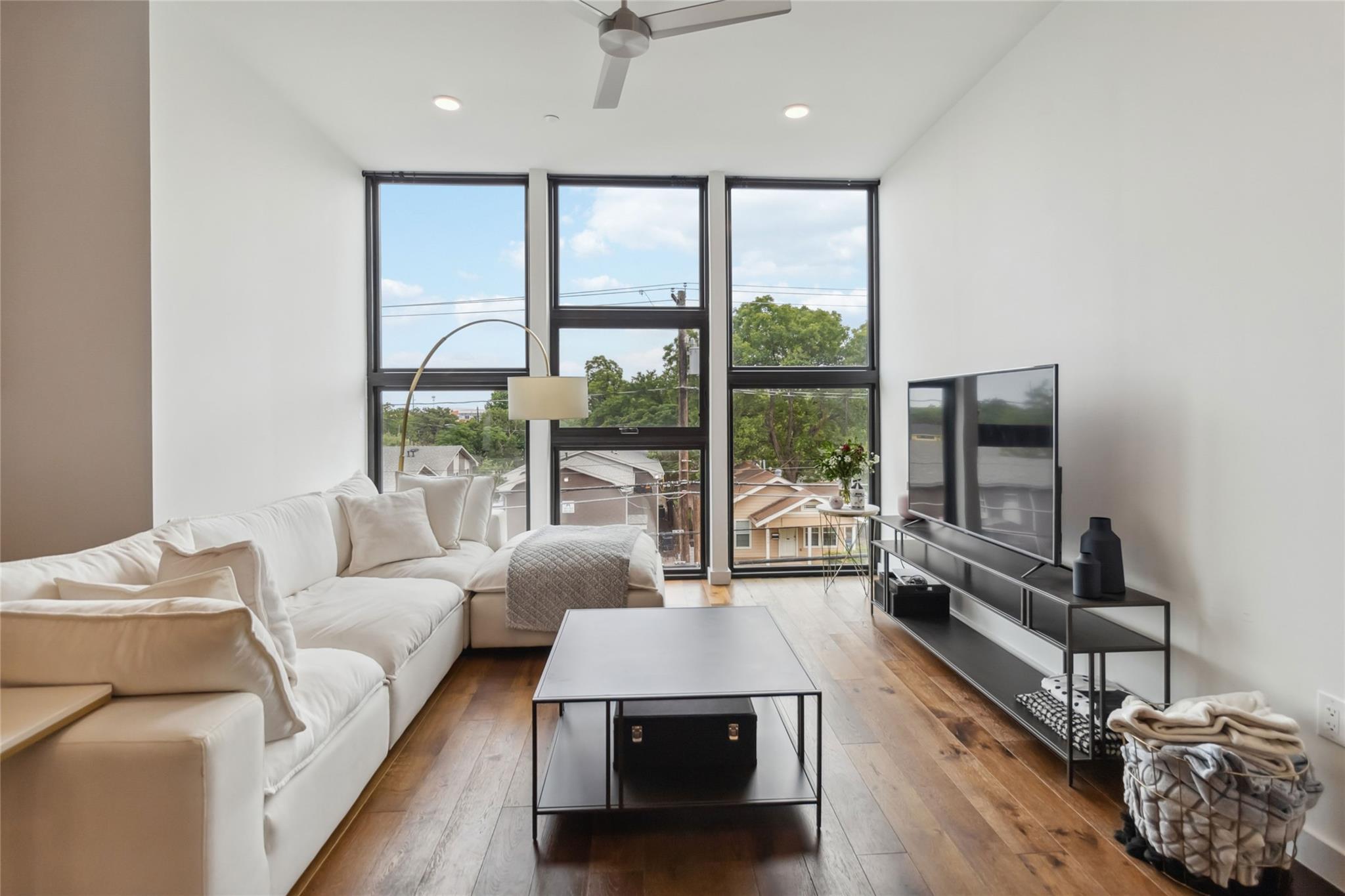 1322 E 12th St # 306, Austin, TX 78702
