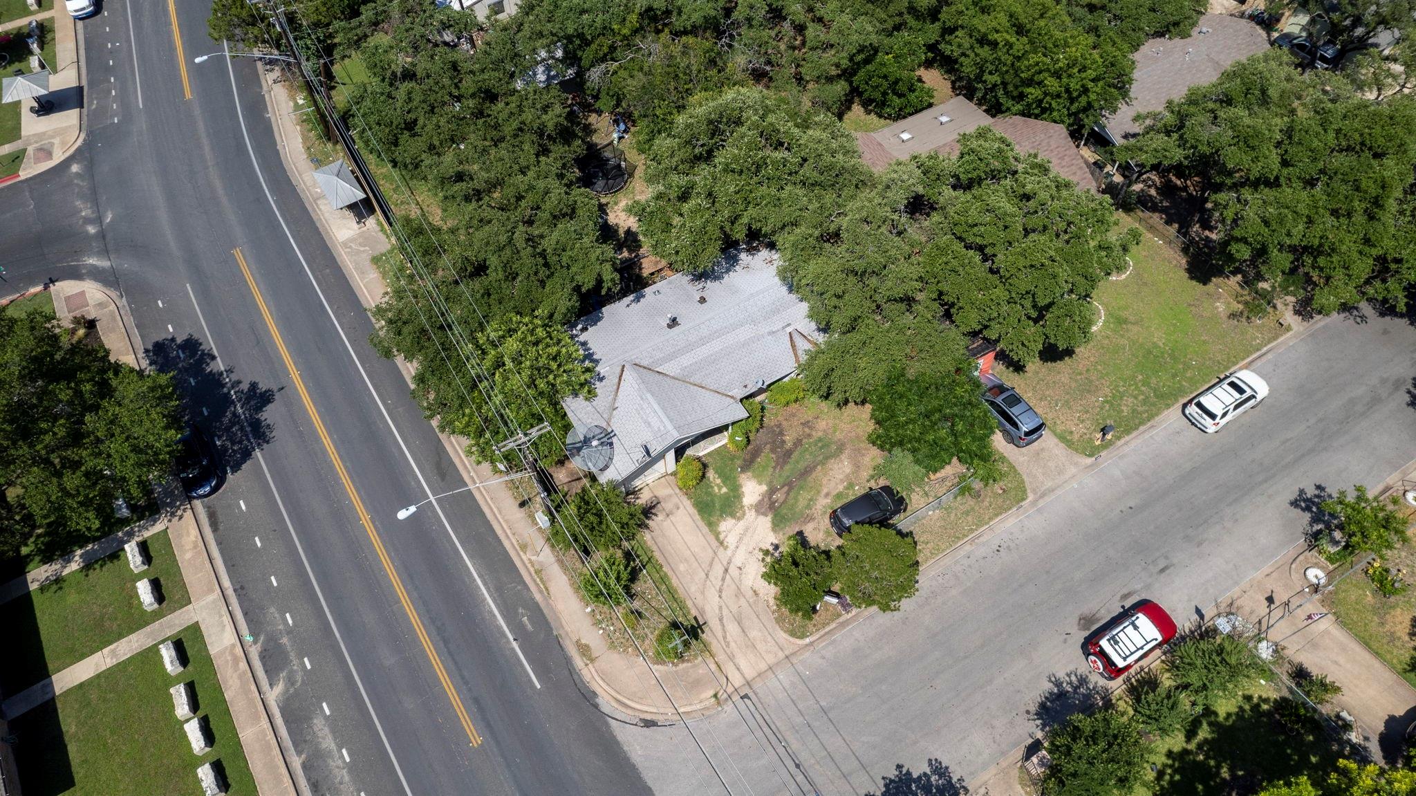 100 Red Oak Cir, Austin, TX 78753